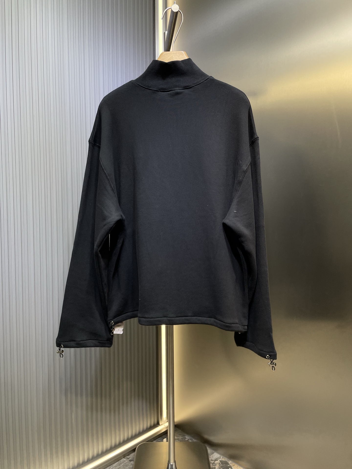 miumiu 미우미우 입체 자수 기모 하이넥 하프 집업 맨투맨 티셔츠 의류