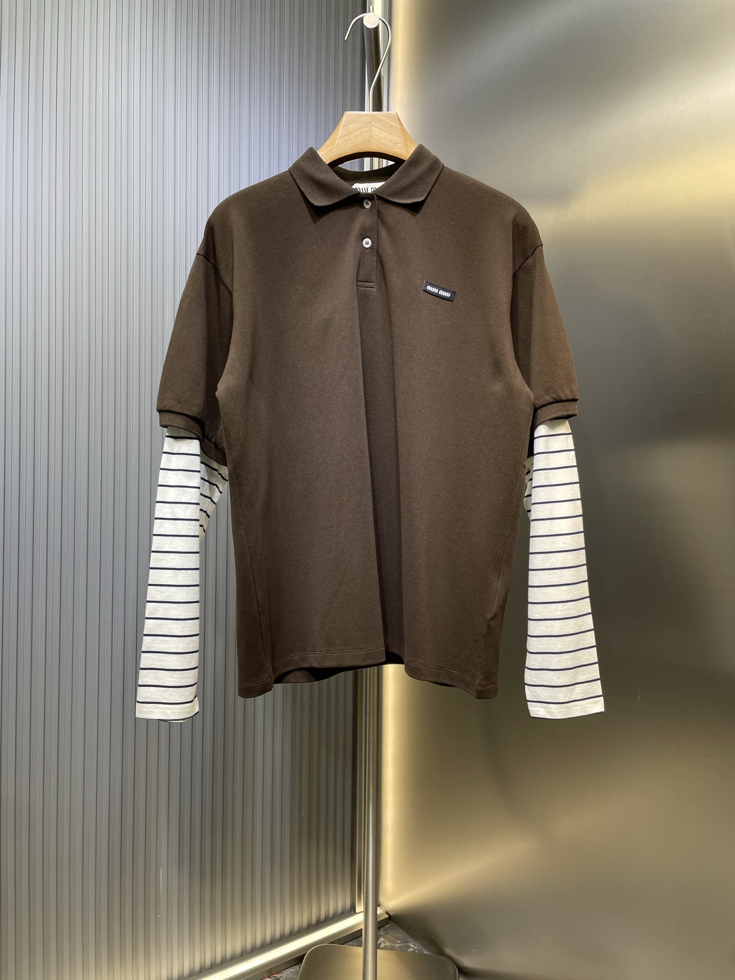 miumiu 미우미우  카라 긴팔 티셔츠 의류