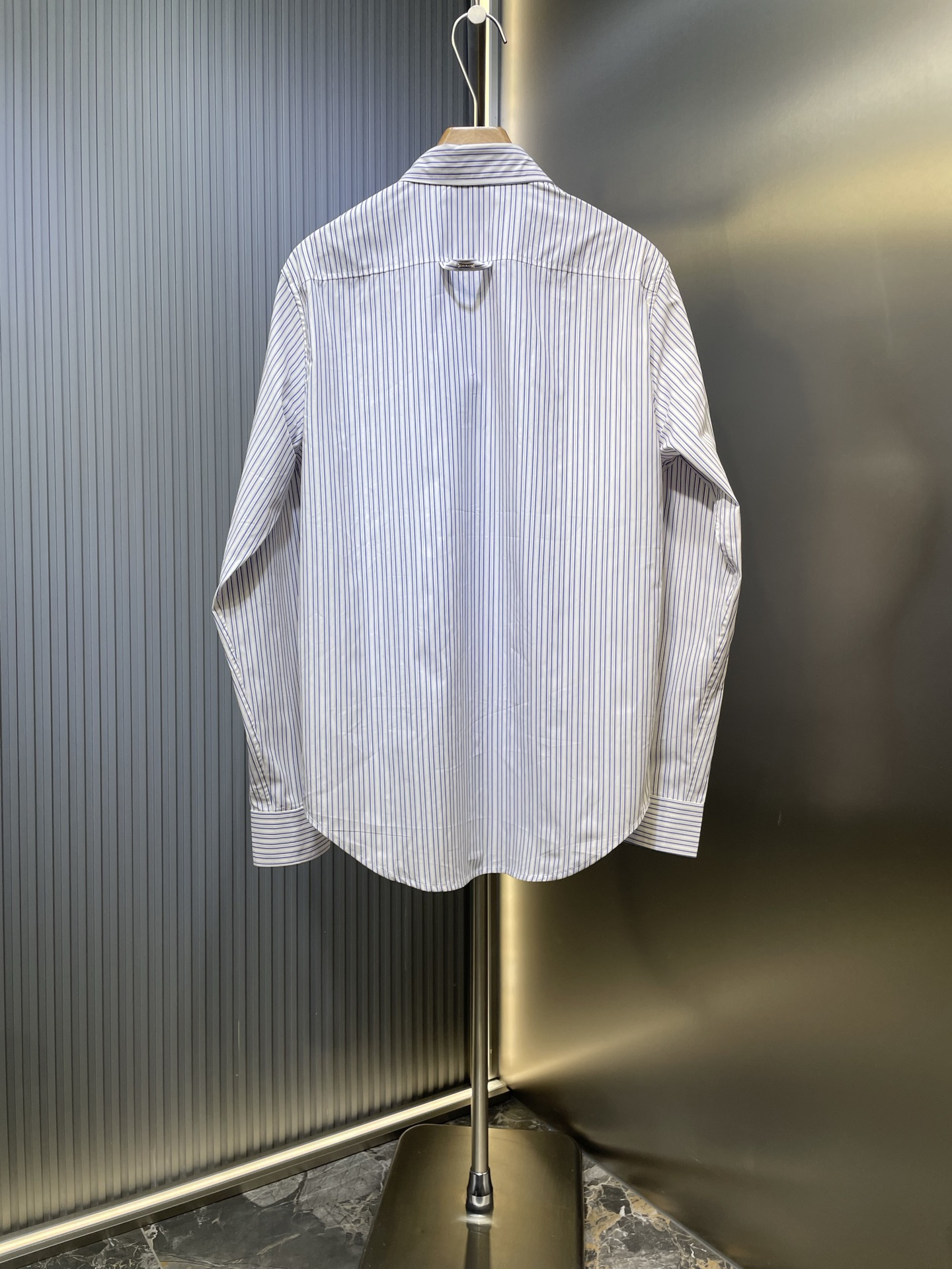 LV 루이비통 스트라이프 로고 프린트 셔츠 의류