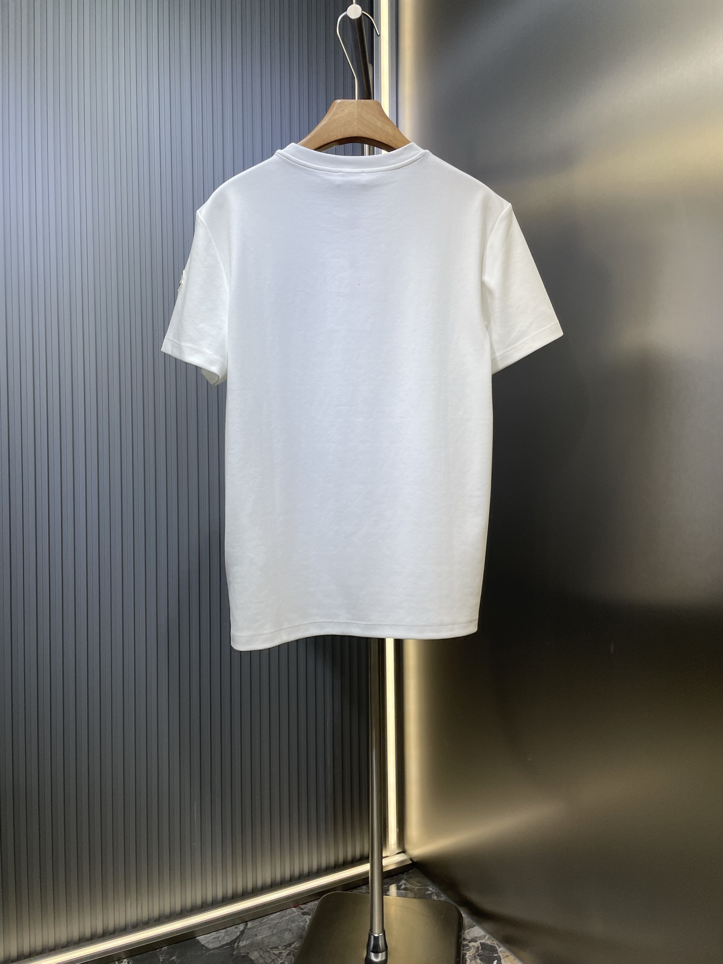 Moncler 몽클레어 몽클레르 샤크 자수 반팔 티셔츠 의류