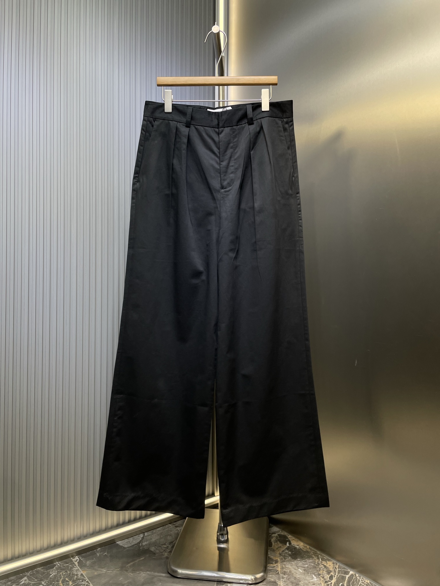 LOEWE 로에베 코튼 플리츠 팬츠 바지 의류