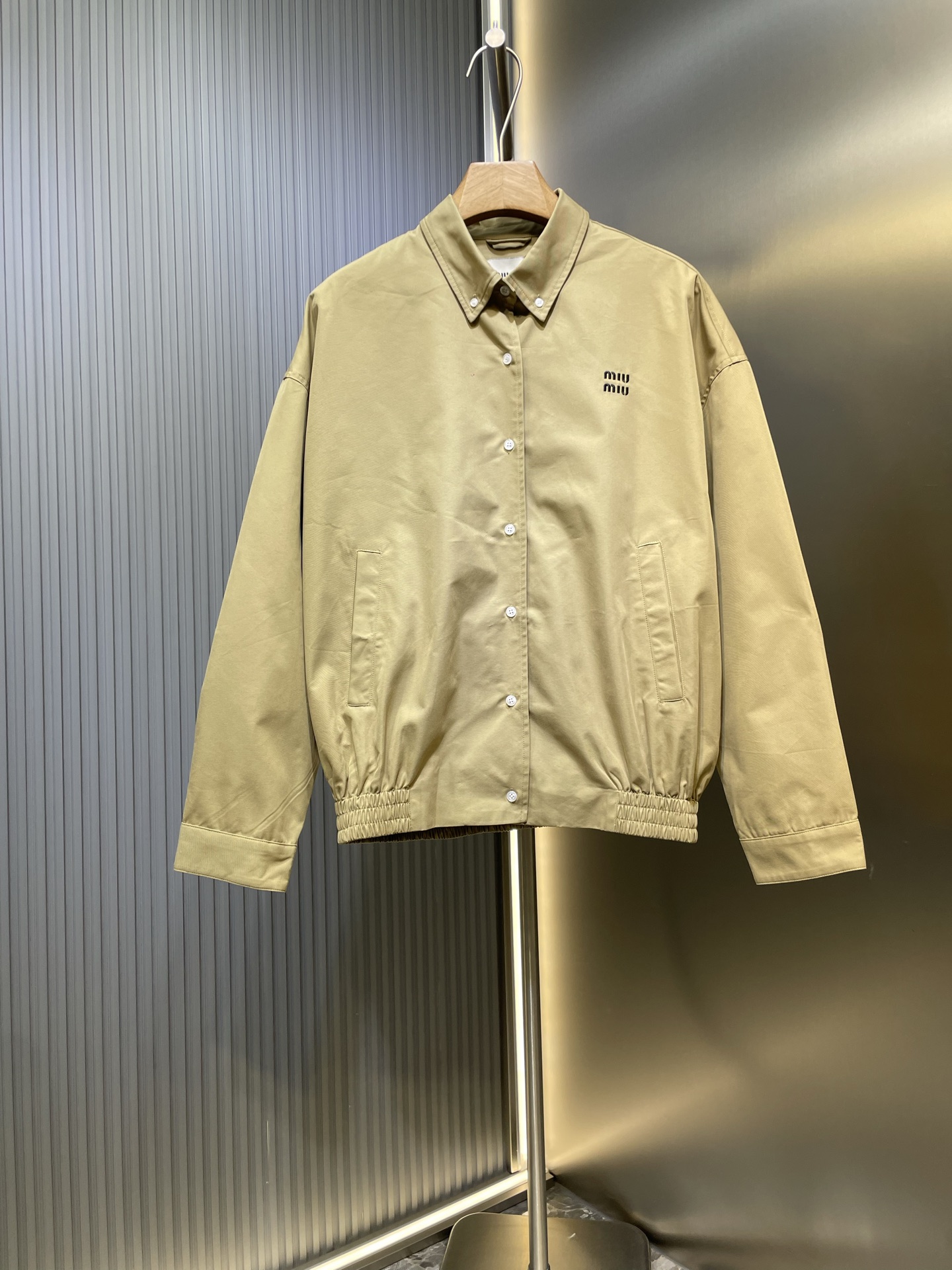 MIUMIU 미우미우 단색 싱글버튼 긴팔 재킷 자켓 의류