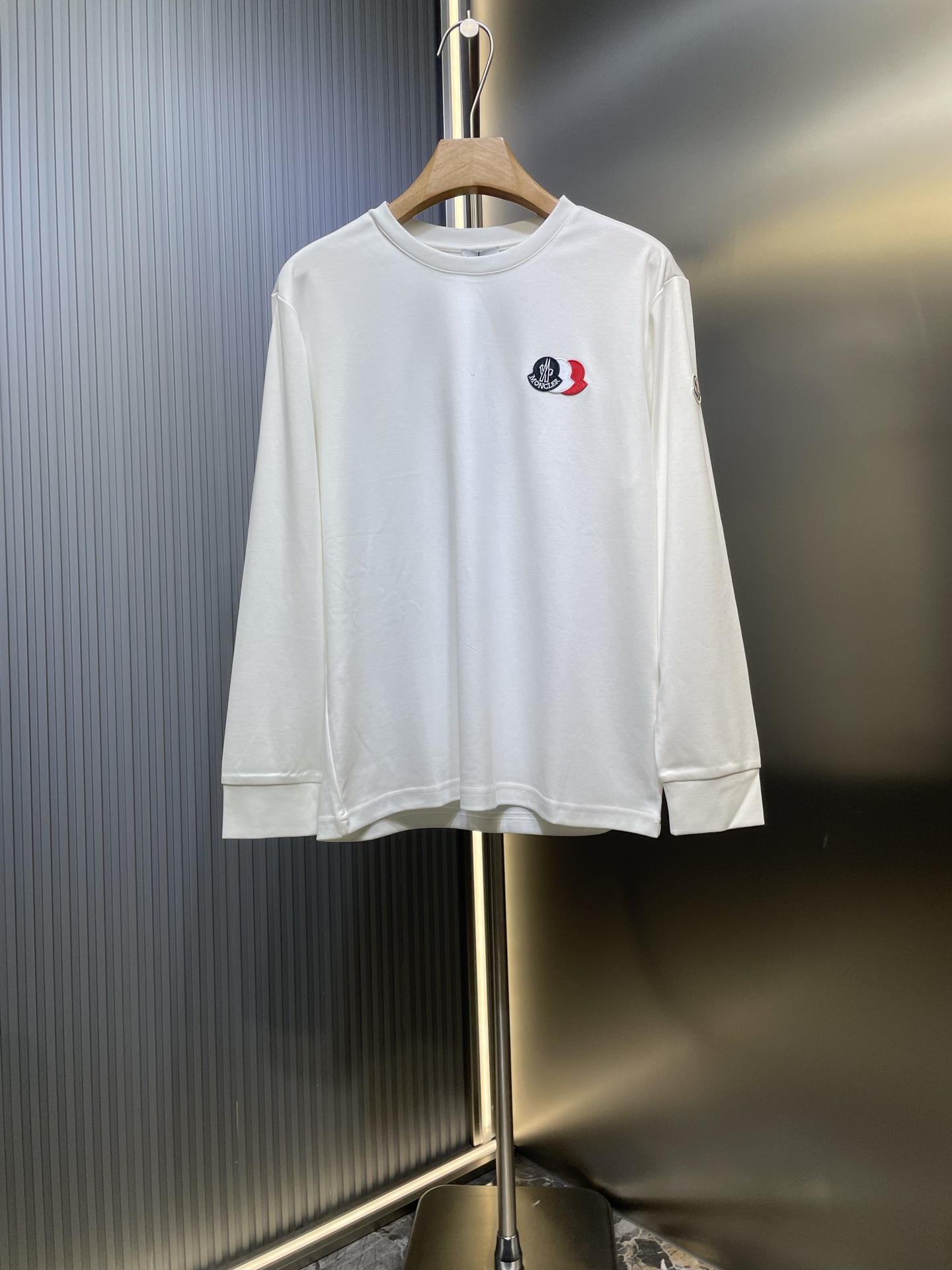 Moncler 몽클레어 몽클레르 자수 라운드넥 긴팔 티셔츠 의류