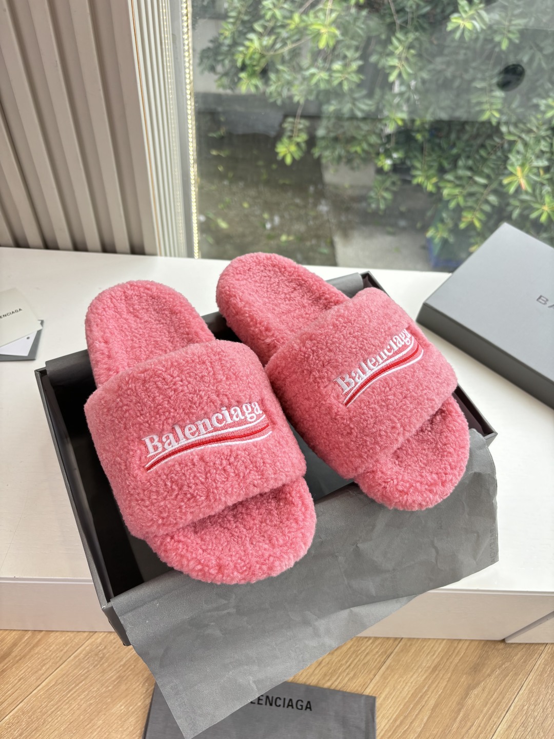 Balenciaga 발렌시아가 퍼 트래퍼 슬리퍼 신발