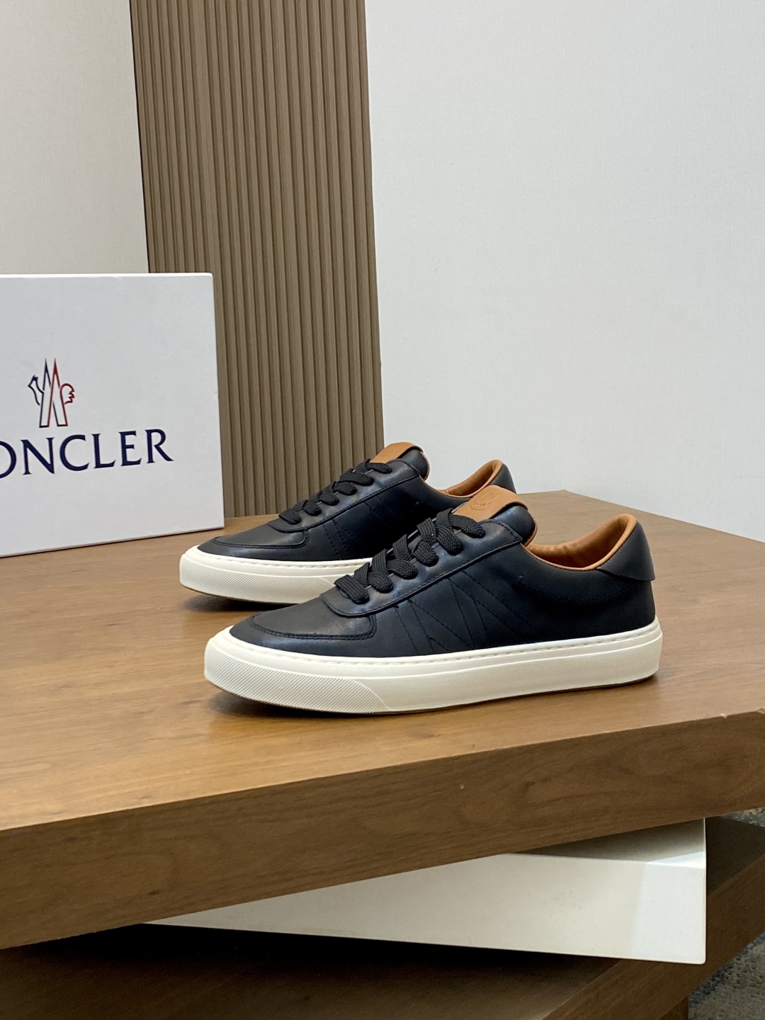 Moncler 몽클레어 몽클레르 남성 스니커즈 신발