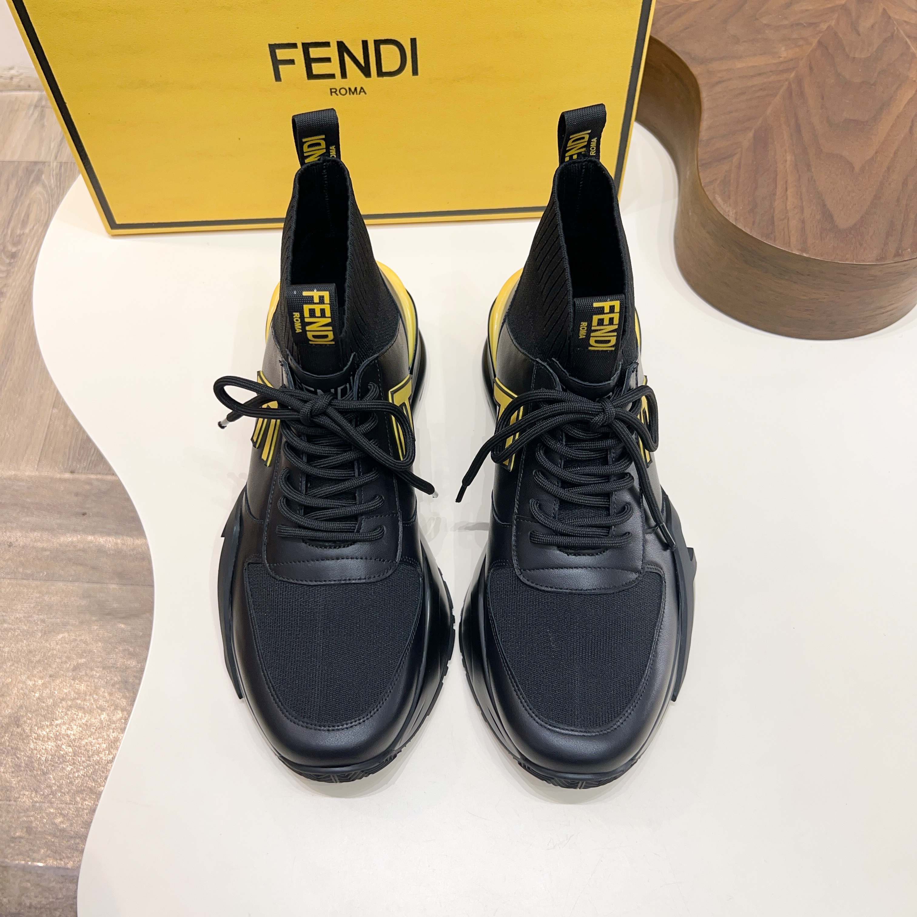 FENDI 펜디 남성 하이탑 스니커즈 신발