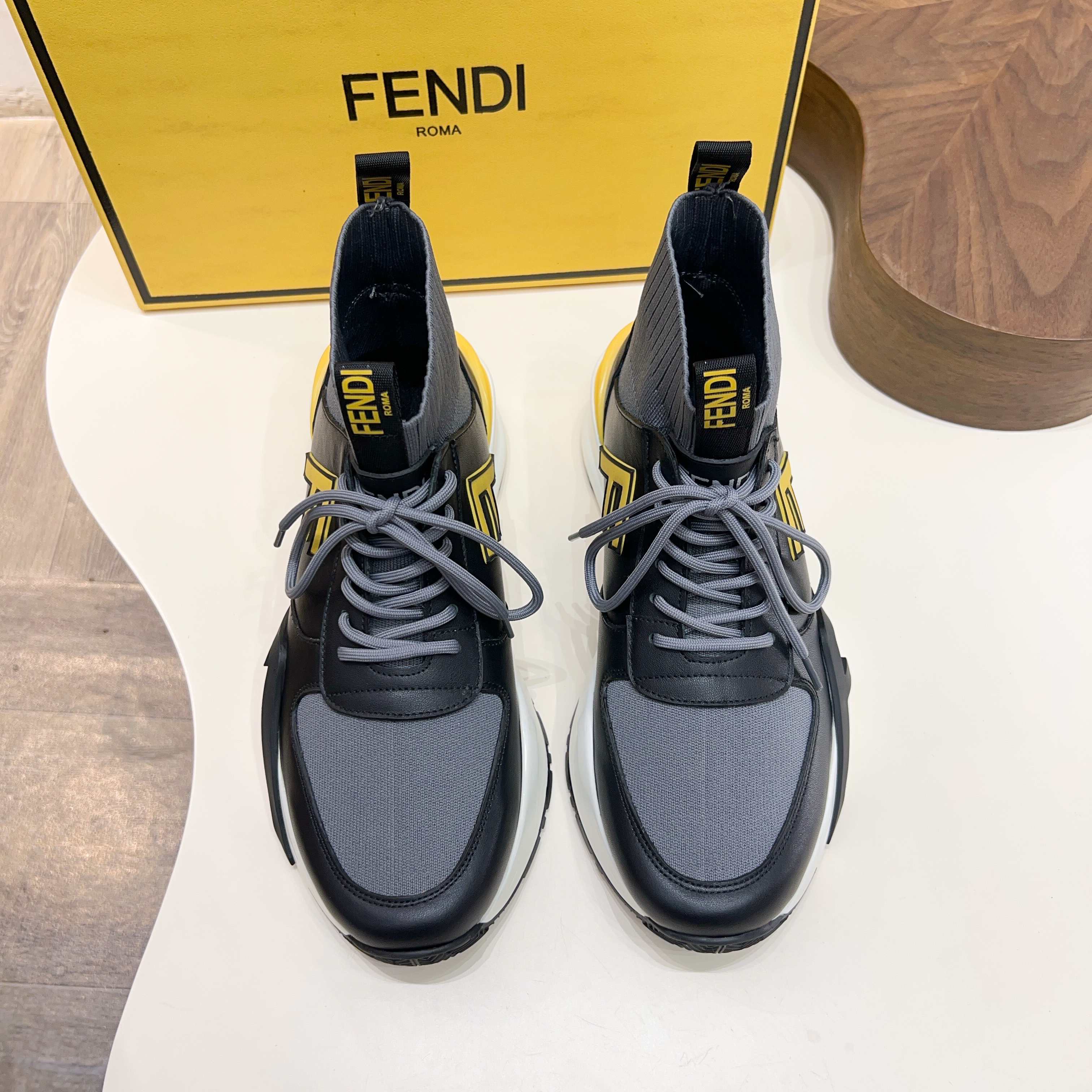 FENDI 펜디 남성 하이탑 스니커즈 신발