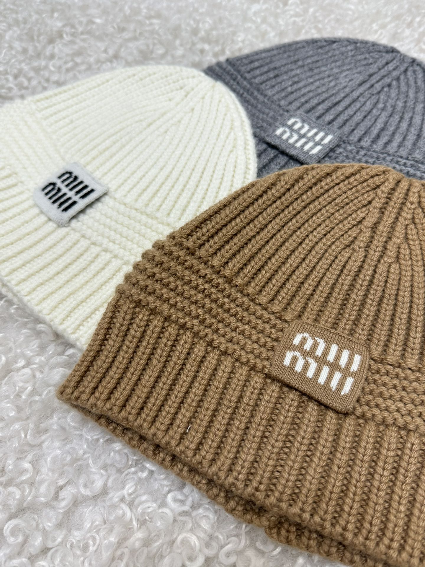 miumiu 미우미우 겨울 니트 모자