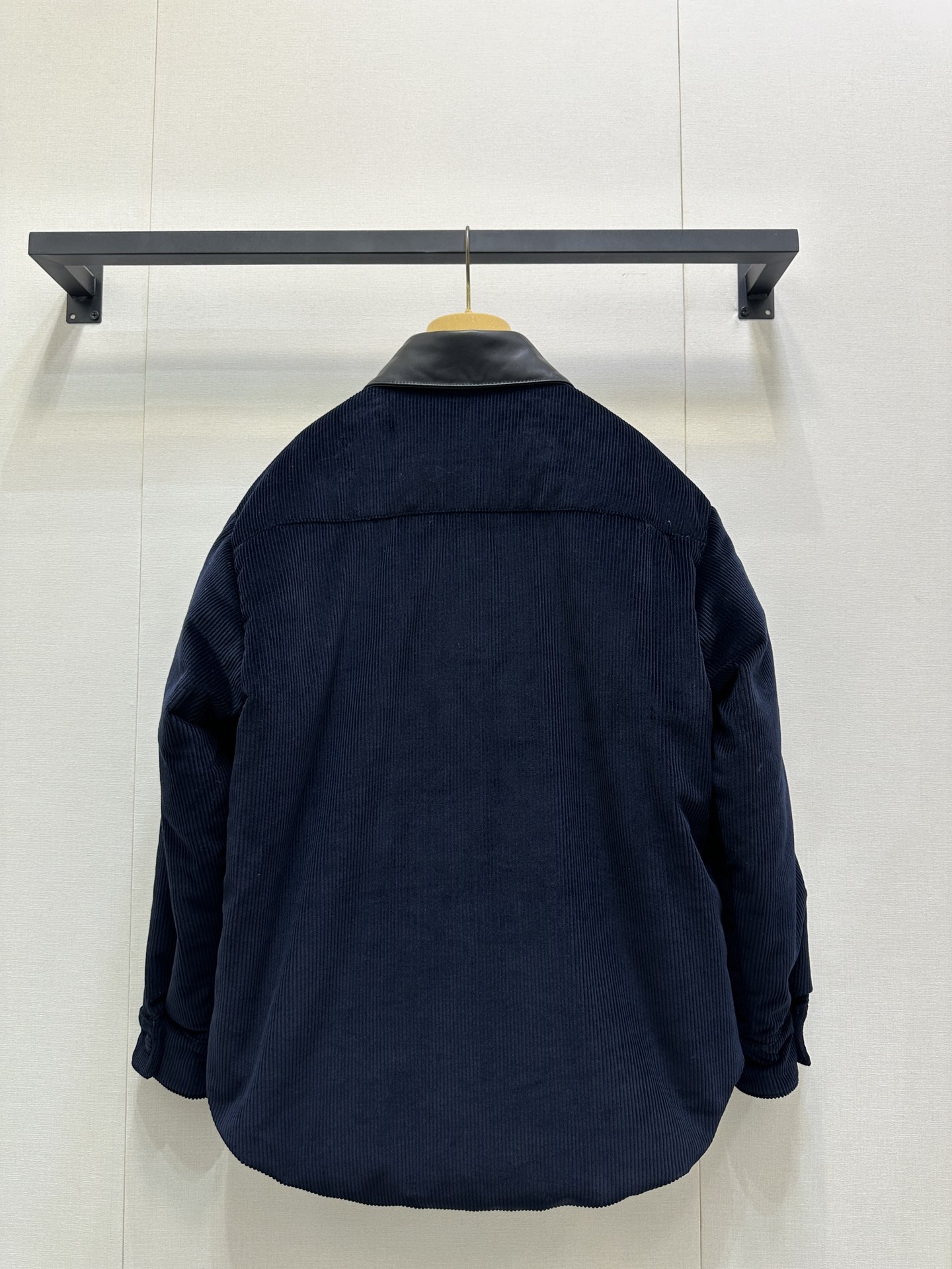 miumiu 미우미우 가죽 카라 드롭숄더 단추 루즈핏 재킷 자켓 의류