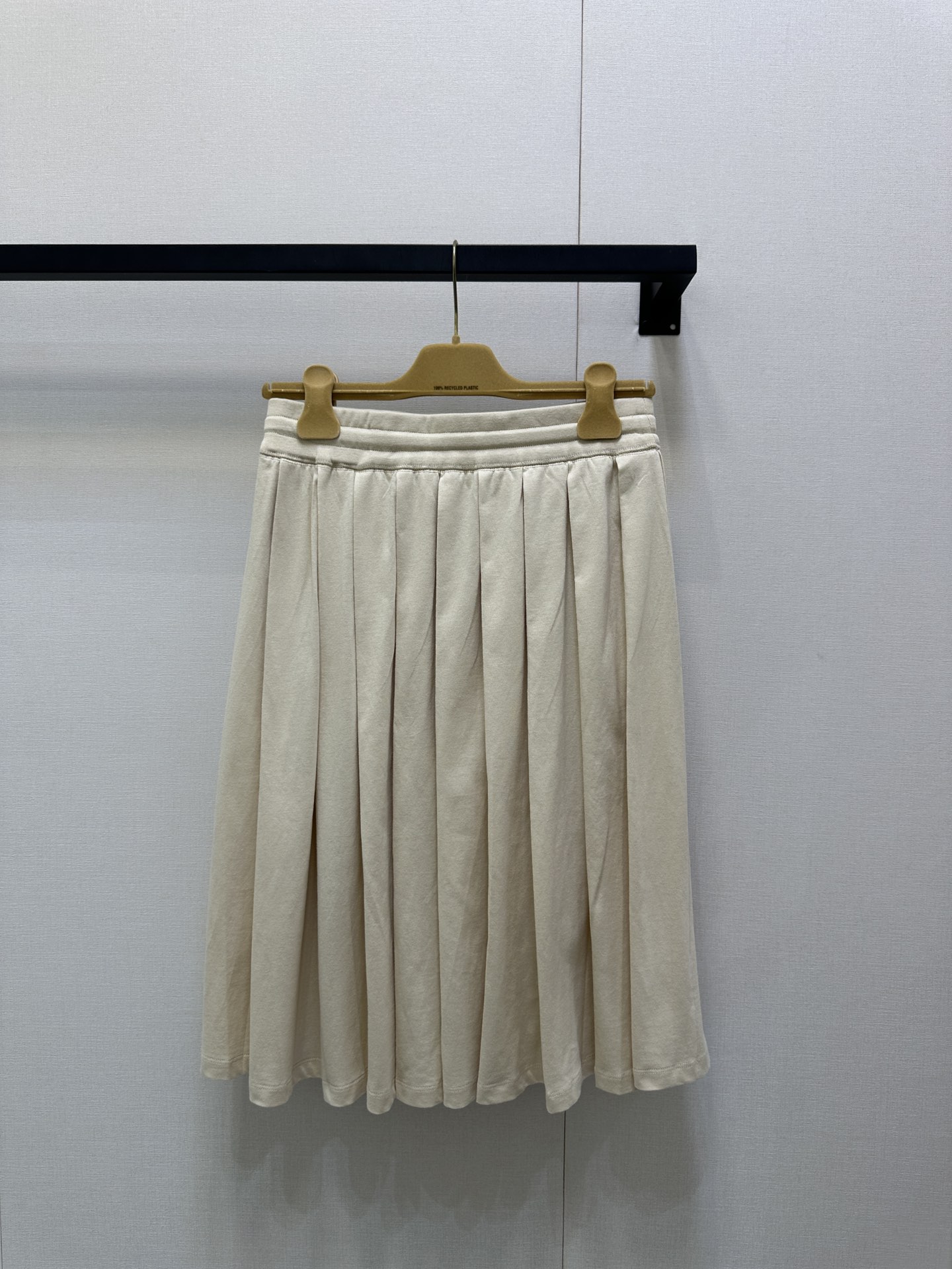 miumiu 미우미우 프리폴 자수 로고 플리츠 미디 스커트 치마 의류