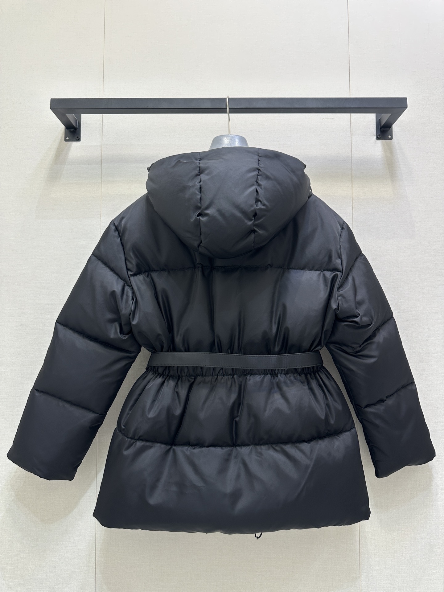 Prada ‘Ant Waist’ 프라다 허리 조절 다운자켓 점퍼 의류