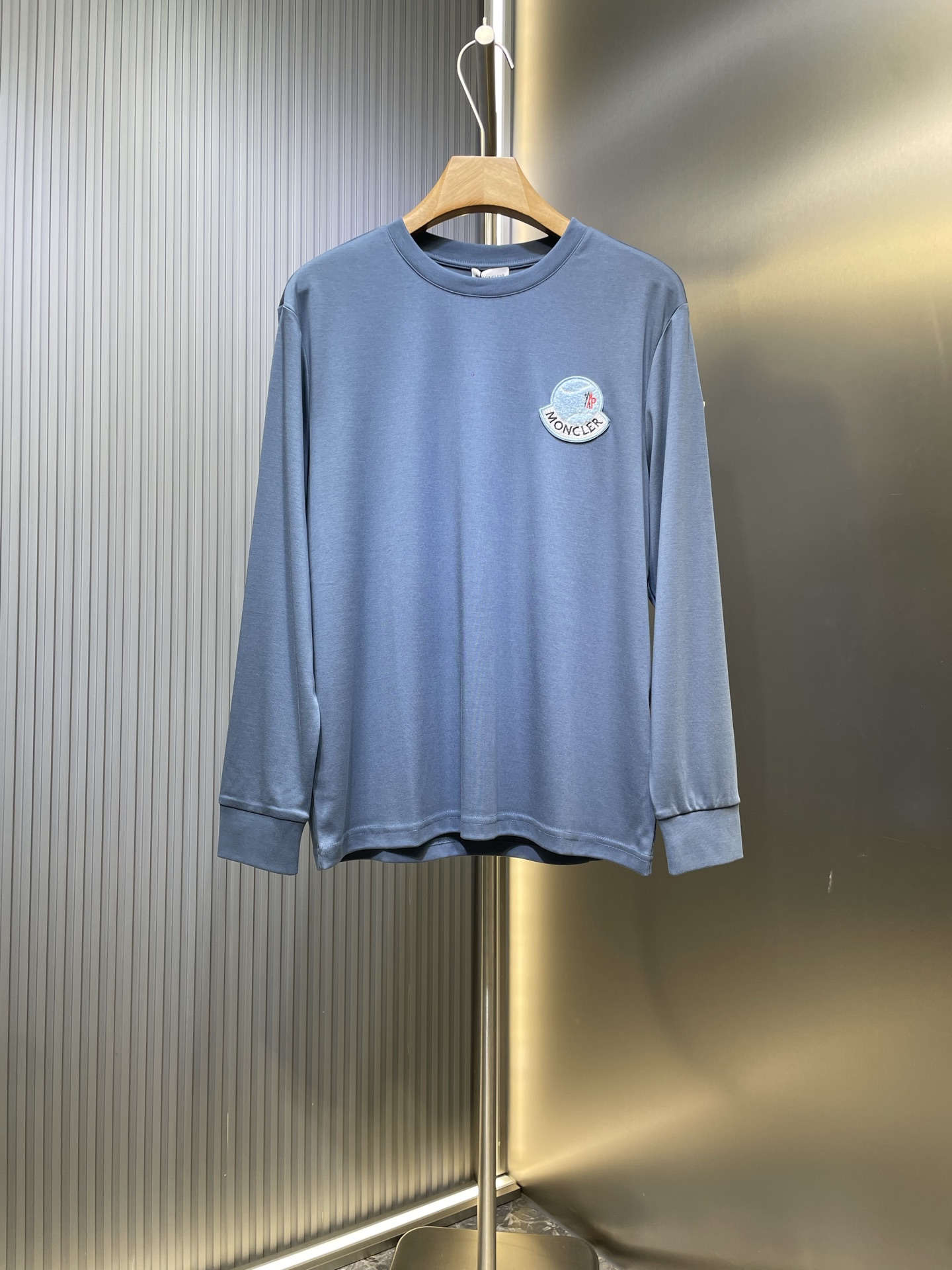 Moncler 몽클레렁 몽클레르 자수 라운드넥 맨투맨 긴팔 티셔츠 의류