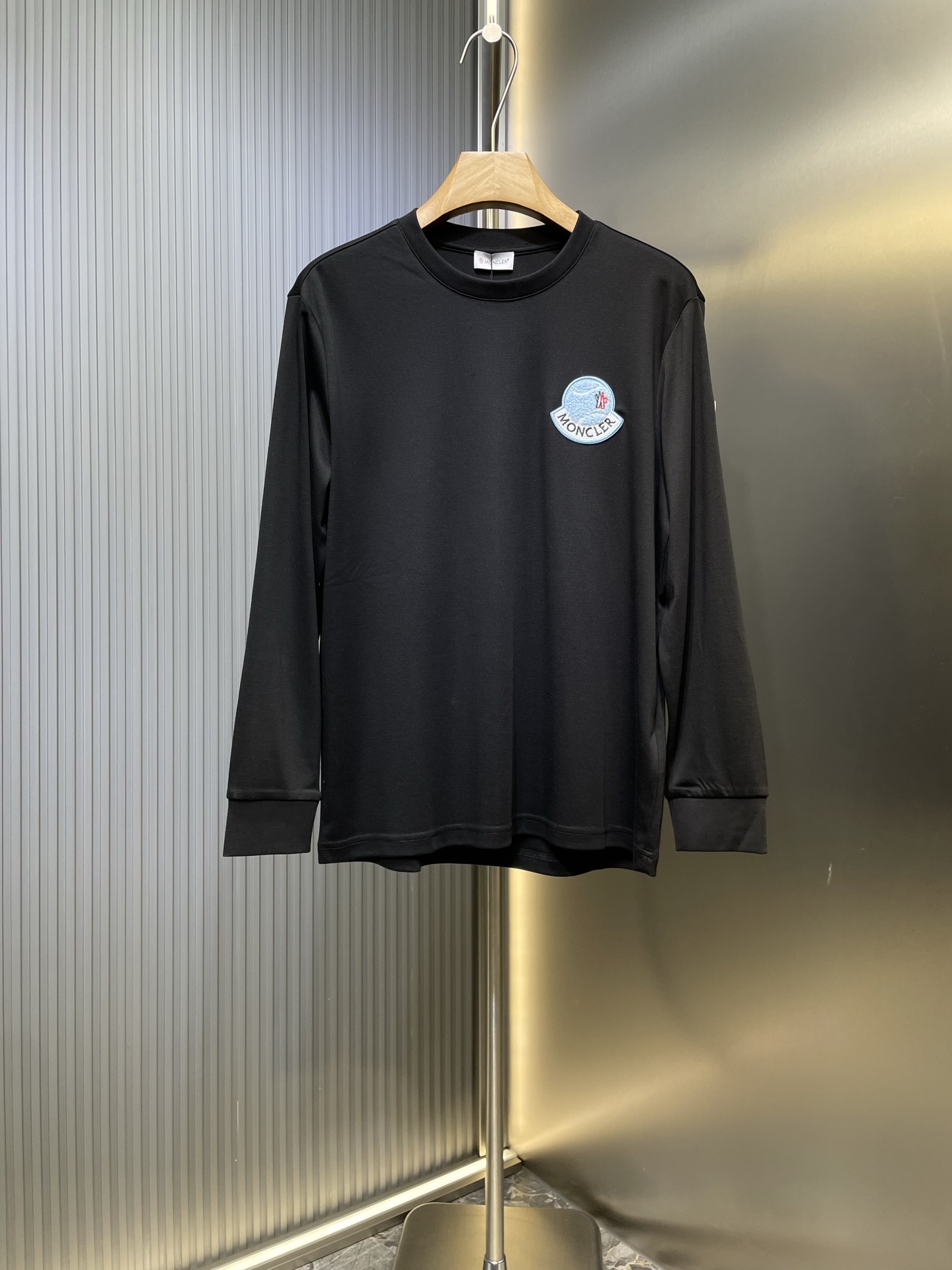 Moncler 몽클레렁 몽클레르 자수 라운드넥 맨투맨 긴팔 티셔츠 의류