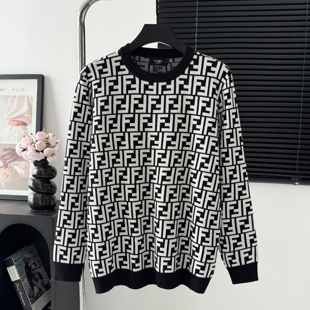 FENDI 펜디 올오버 로고 라운드 니트 스웨터 의류
