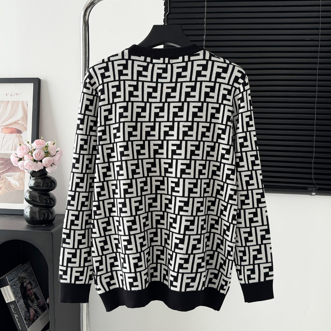FENDI 펜디 올오버 로고 라운드 니트 스웨터 의류