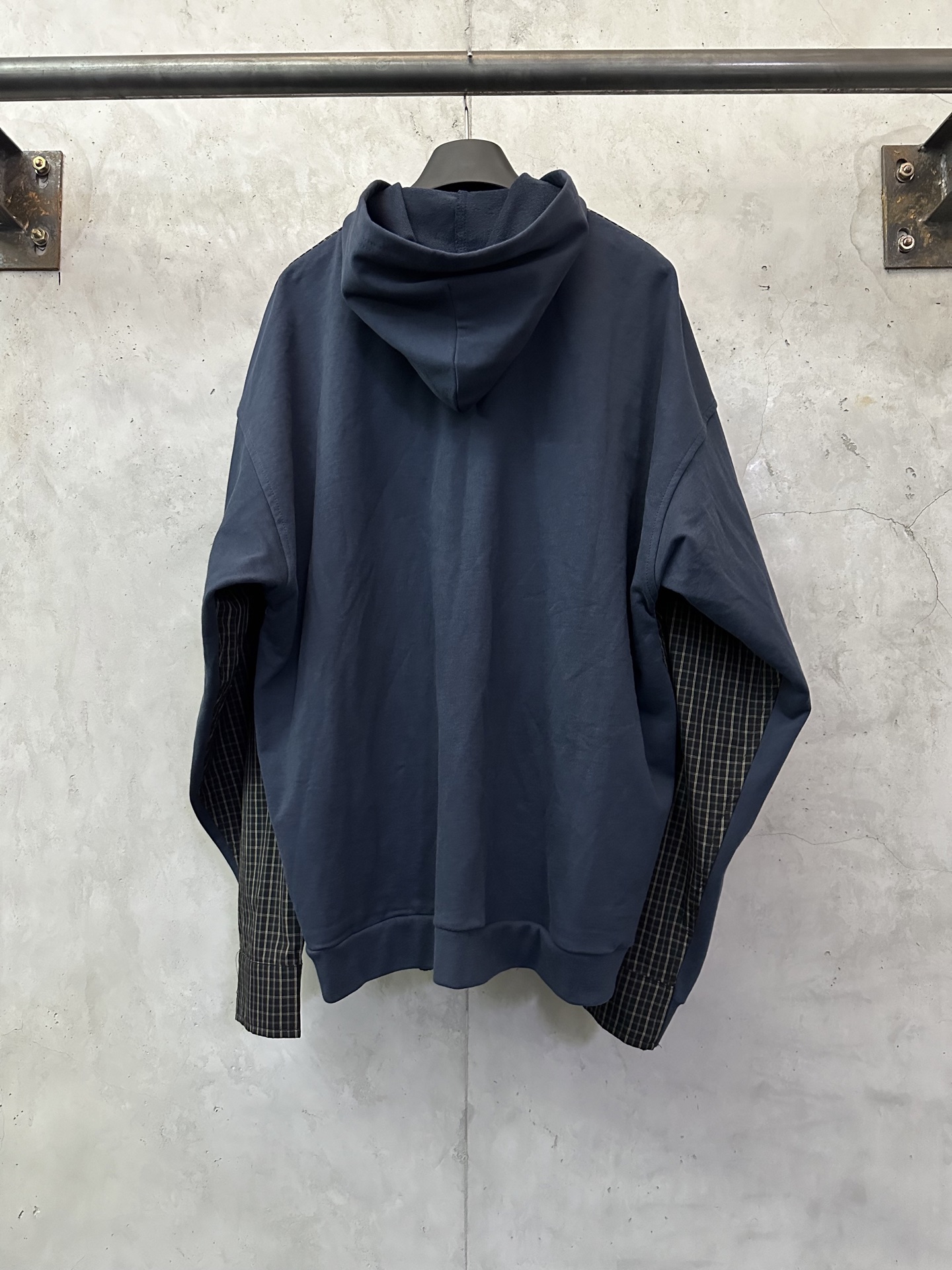 Balenciaga 발렌시아가 체크 패턴 가슴 포켓 후드 아치 헴 셔츠 자켓 재킷 의류