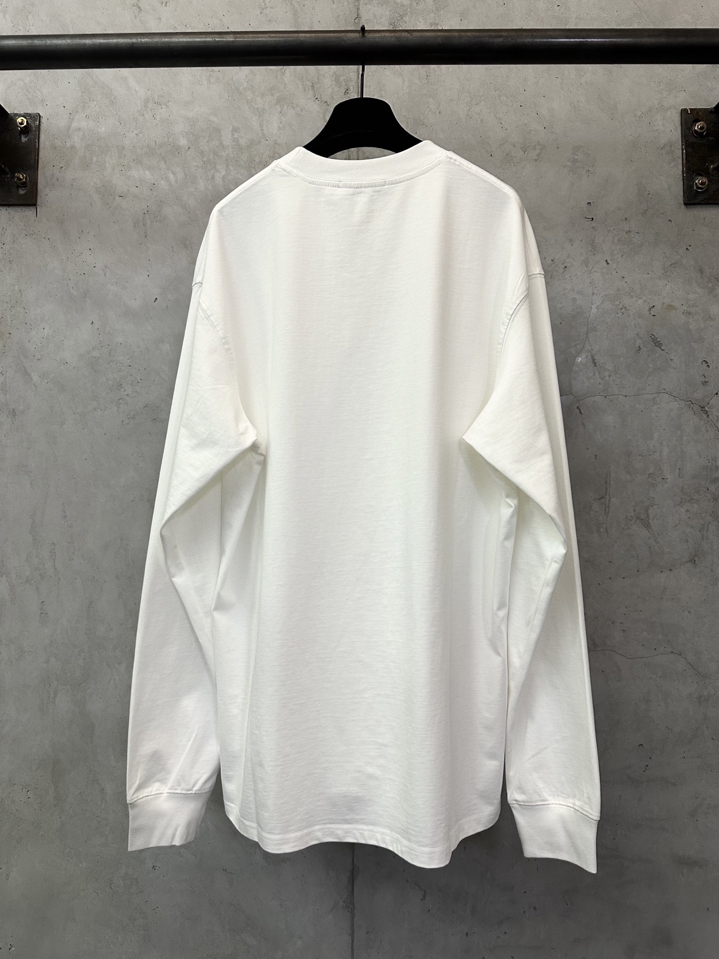 miumiu 미우미우 클래식 로고 프린트 긴팔 티셔츠 의류