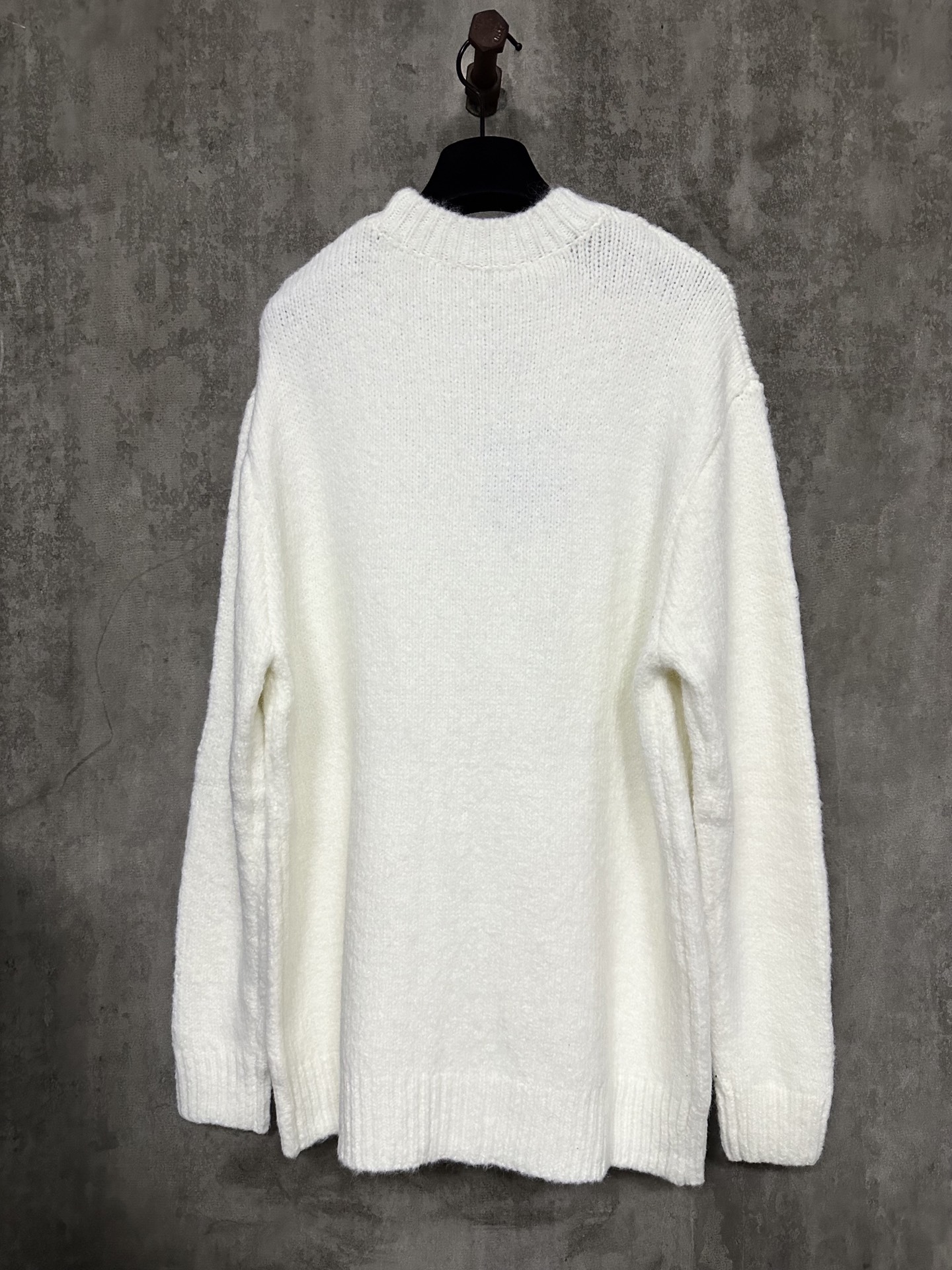 LOUIS VUITTON LV 루이비통 자수 진주 로고 긴팔 니트 의류