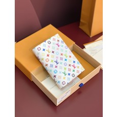 LV × TM 루이비통 화이트 컬러 여권 케이스 지갑