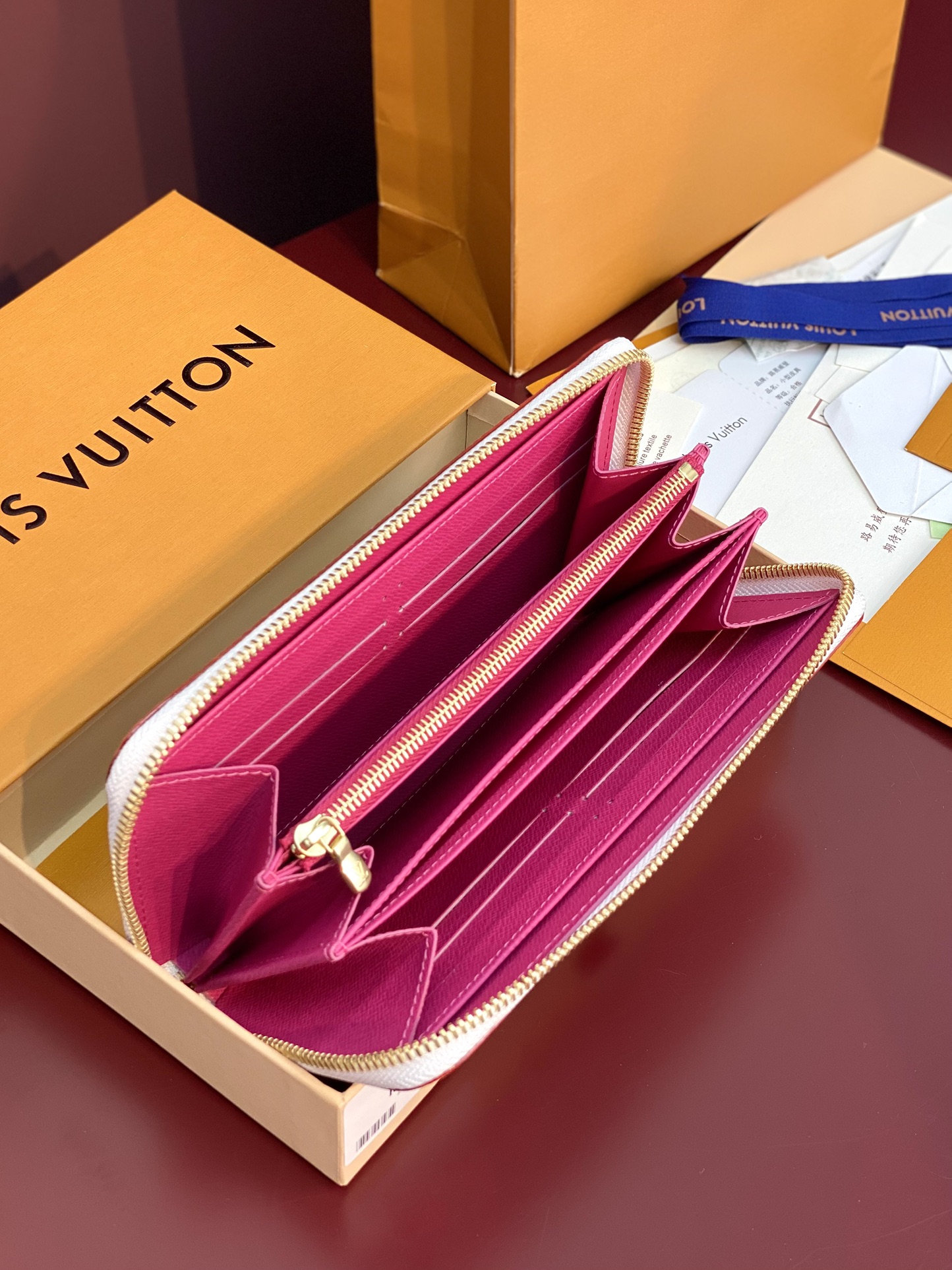 LV × TM 루이비통 화이트 컬러 장지갑 지갑