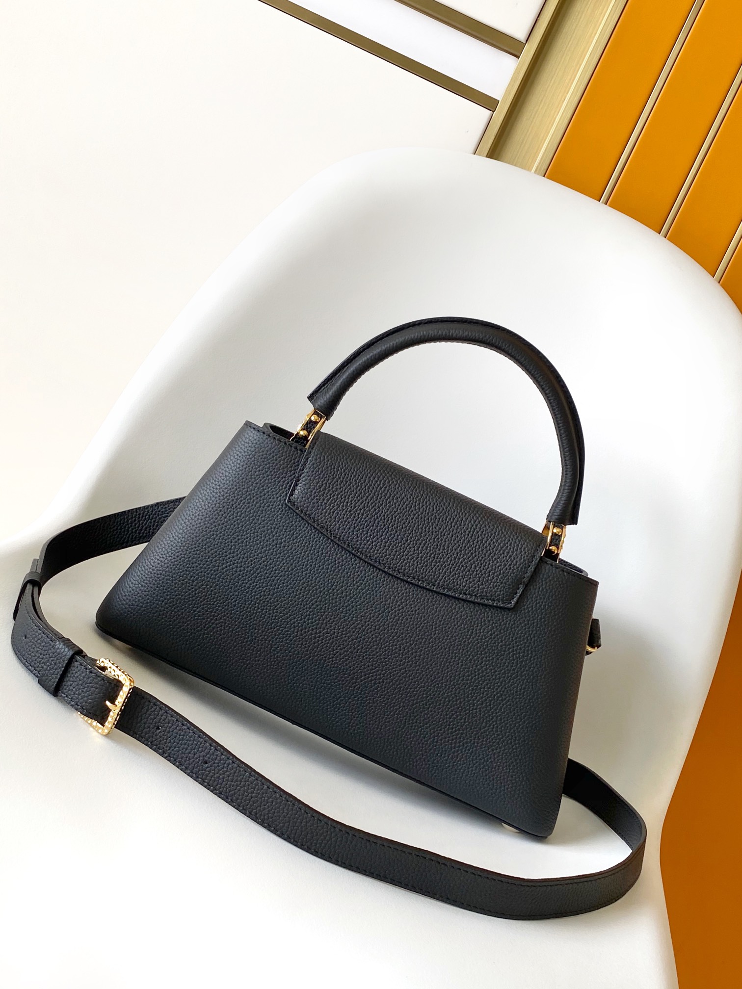 LV 루이비통 Capucines East West 토트백 숄더백 가방