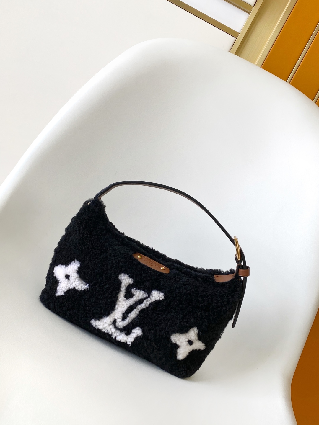 LV Ski Hills Pochette 루이비통 파우치백 숄더백 가방