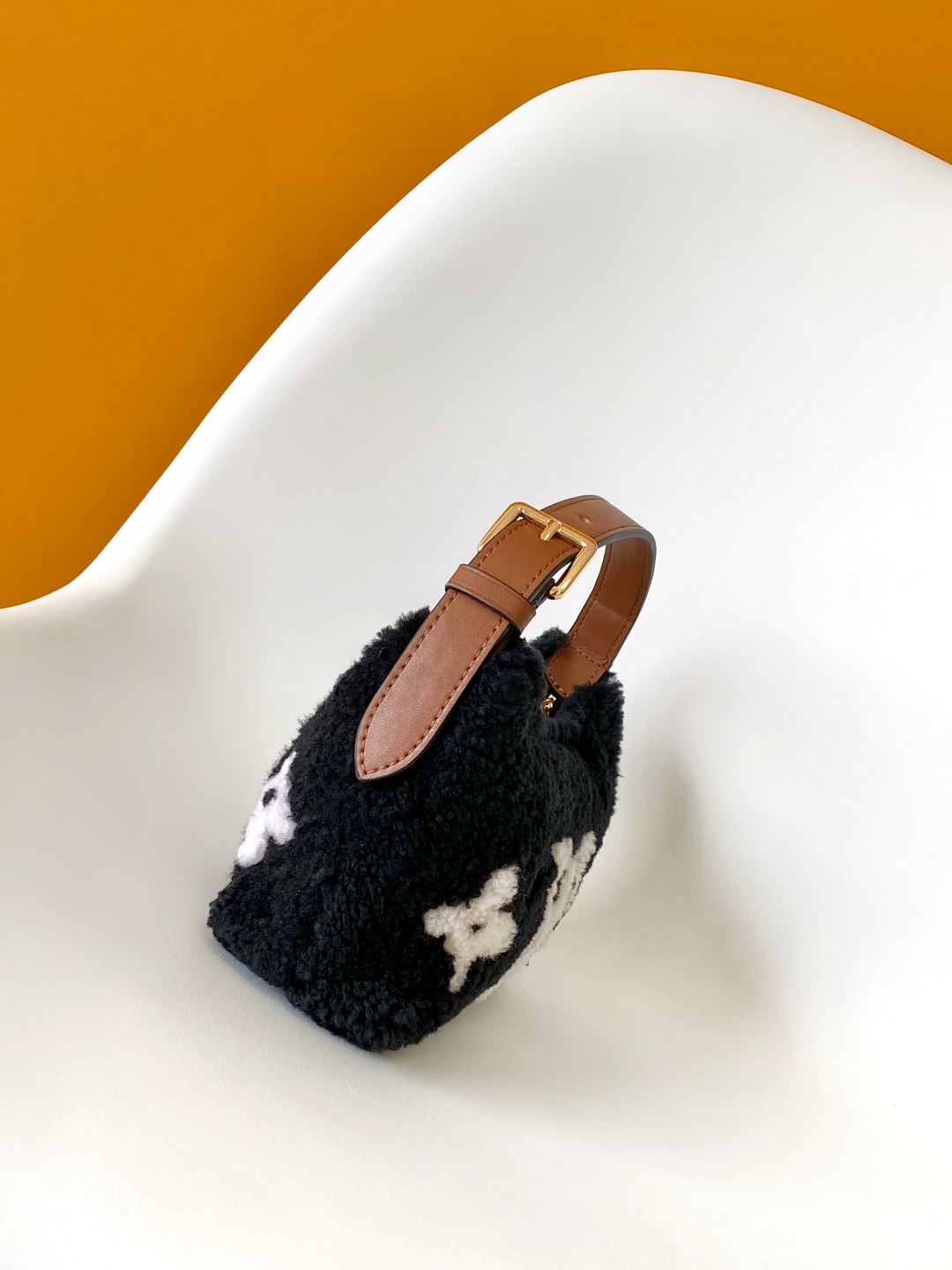 LV Ski Hills Pochette 루이비통 파우치백 숄더백 가방