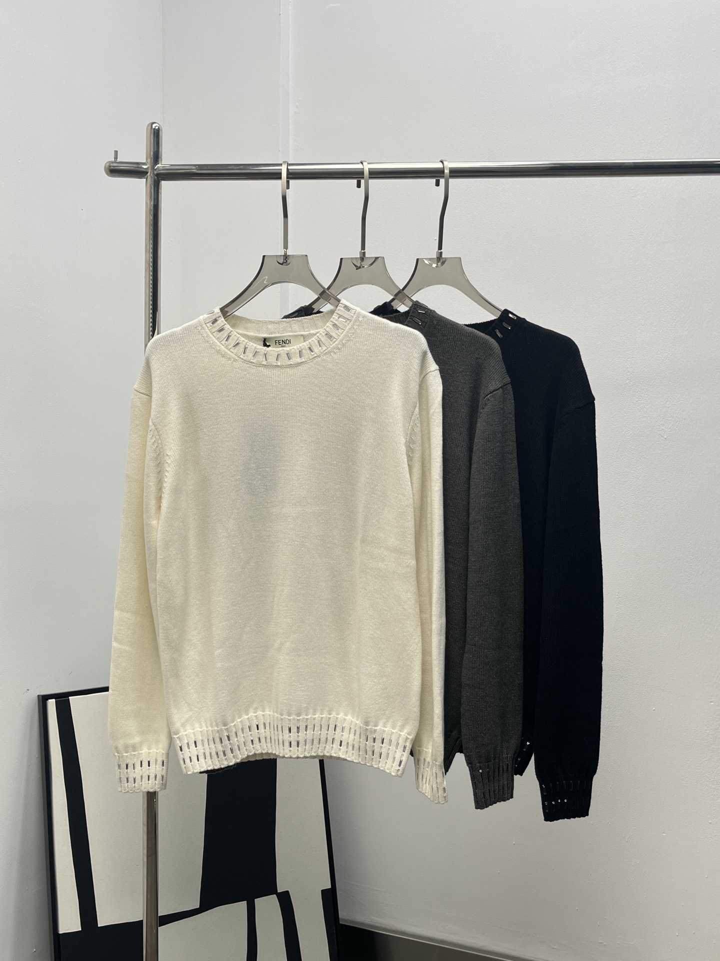 FENDI 펜디 라운드넥 스톤 장식 풀오버 니트 의류