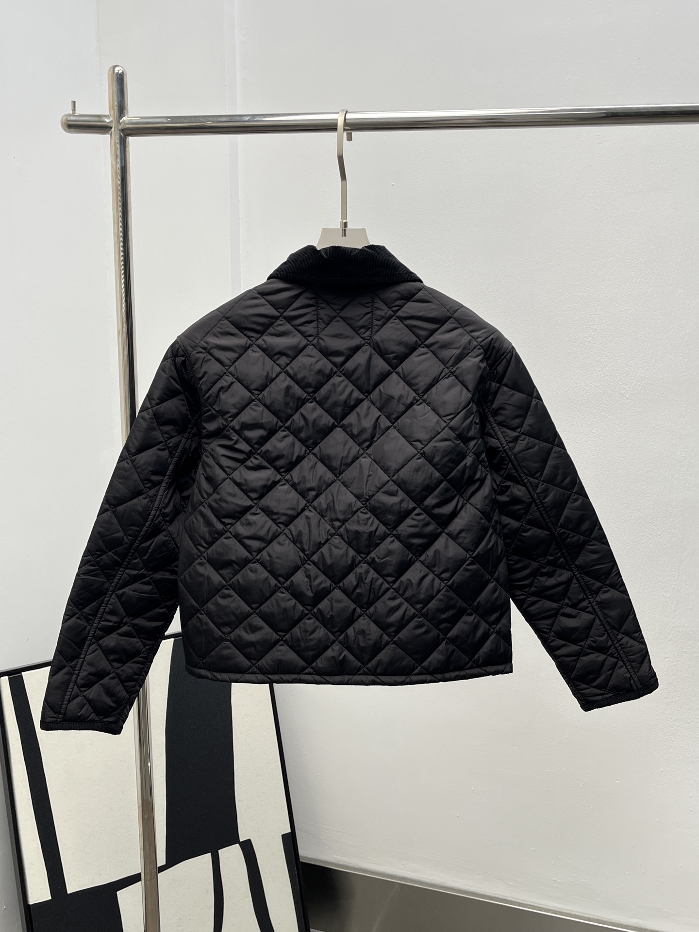 PRADA 프라다 하이퀄리티 스퀘어넥 체크 숏 패딩 자켓 재킷 의류