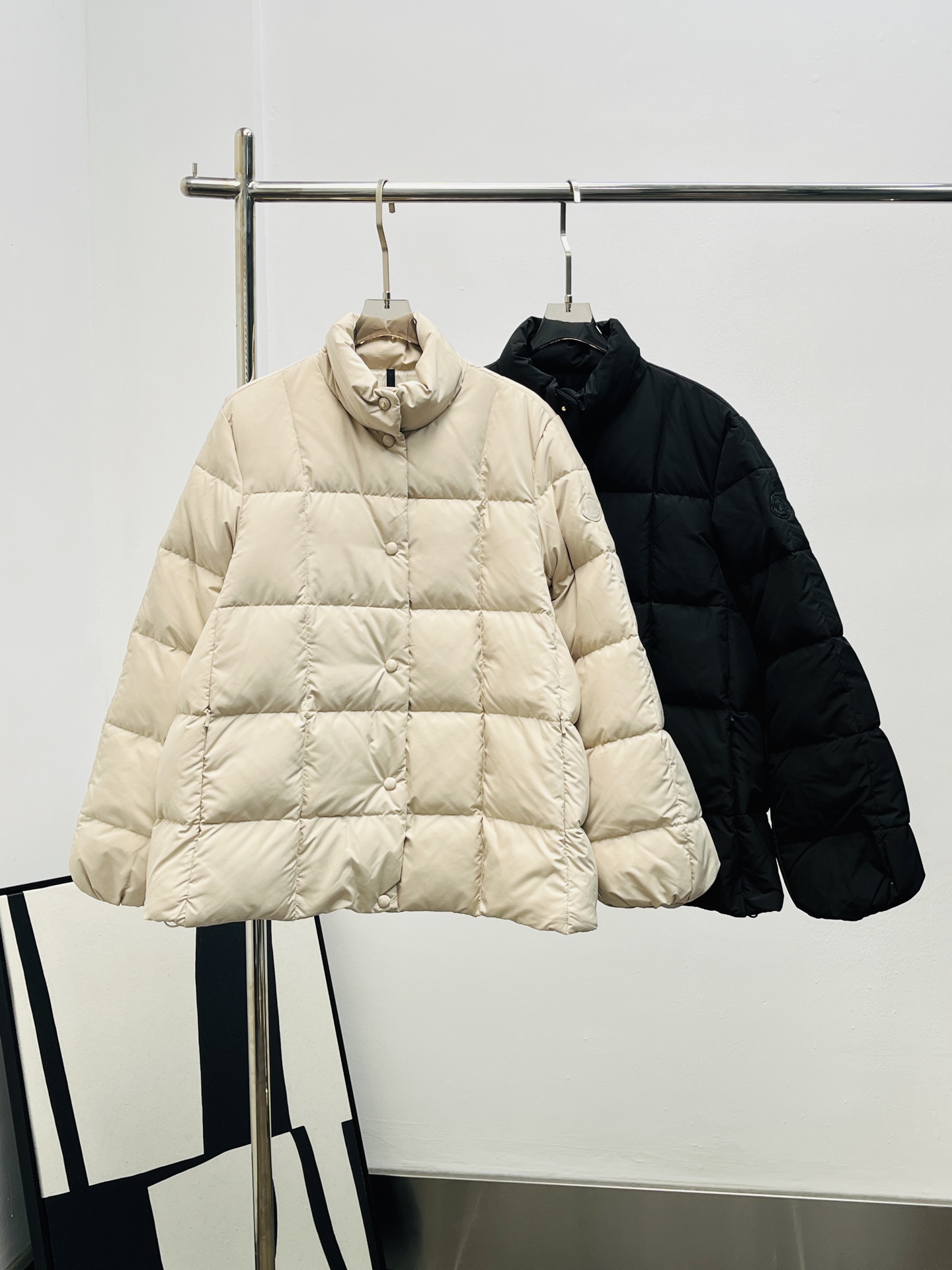Moncler 몽클레어 몽클레르 장방형 퀼팅 스탠드 카라 다운 재킷 패딩 의류