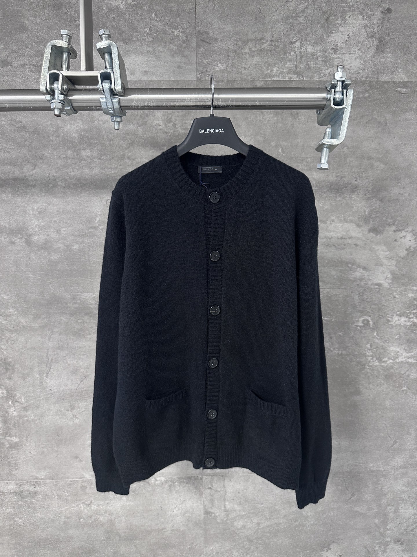 PRADA 프라다 소뿔 단추 울 혼방 가디건 의류