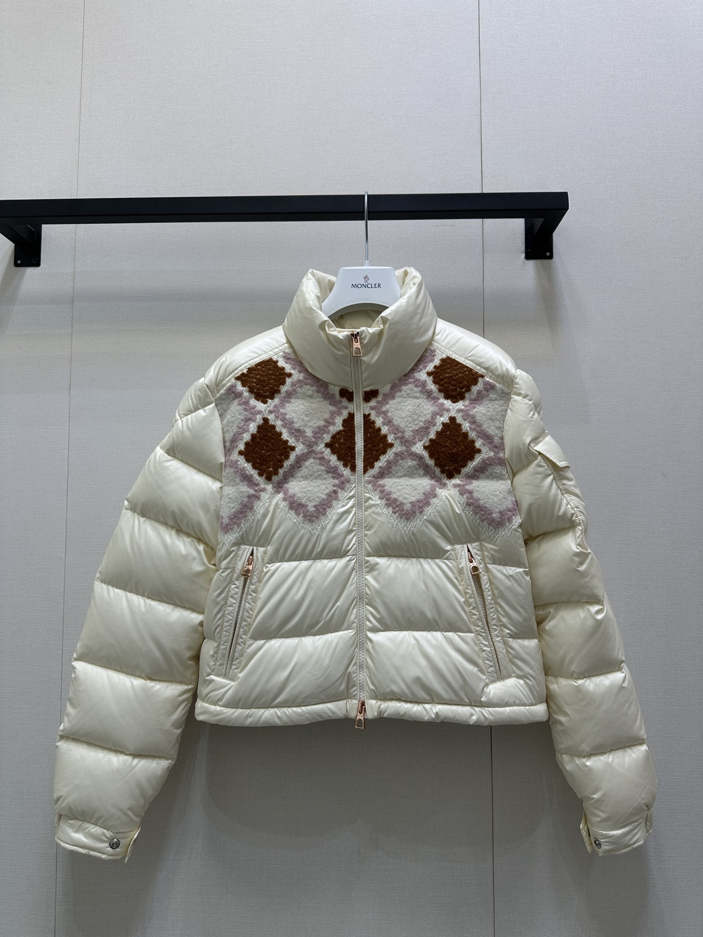 Moncler Megara 몽클레어 몽클레르 자수 숏 패딩 점퍼 자켓 재킷 의류
