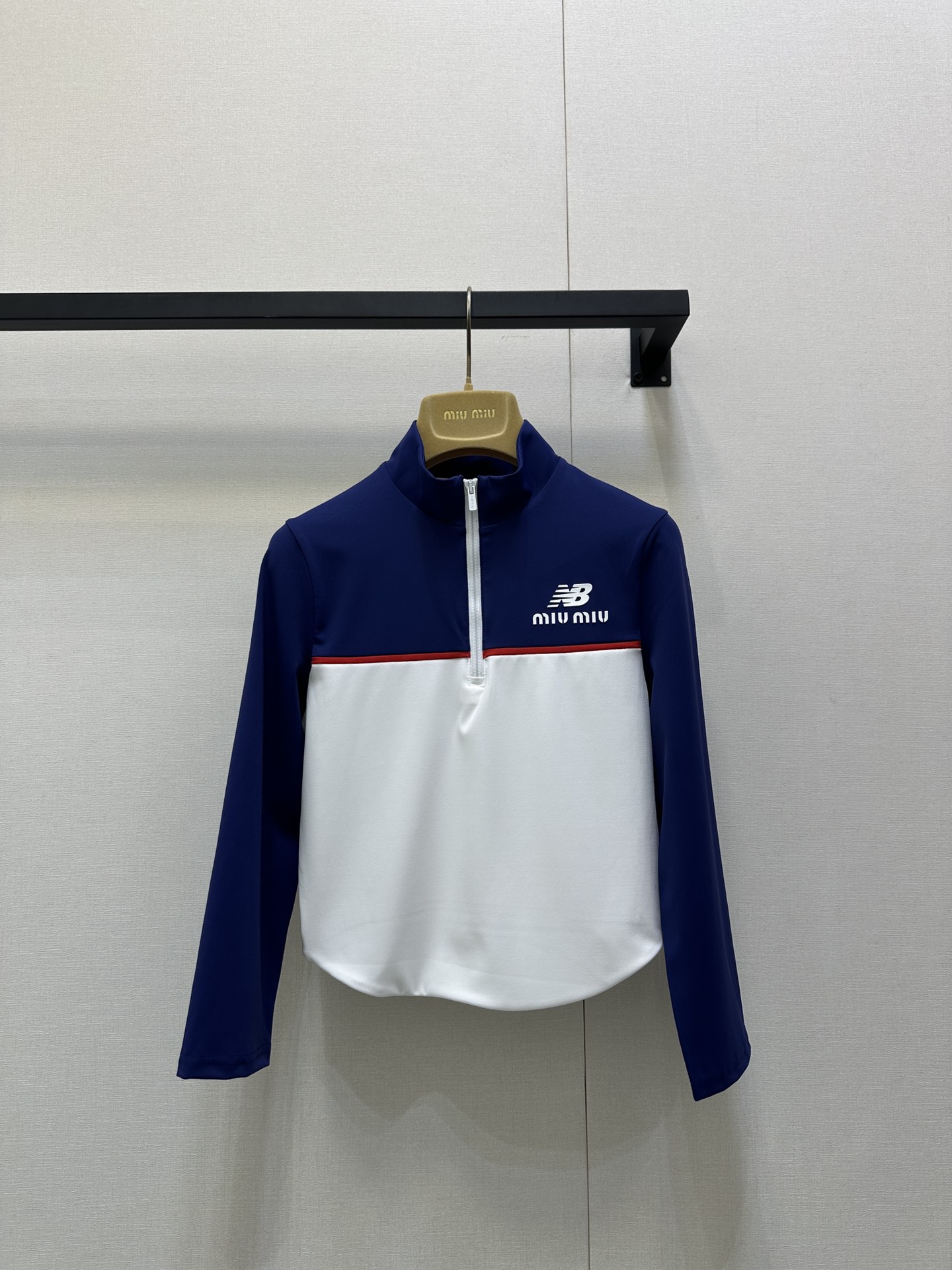 miumiu 미우미우 반 하프 집업 긴팔 상의 의류