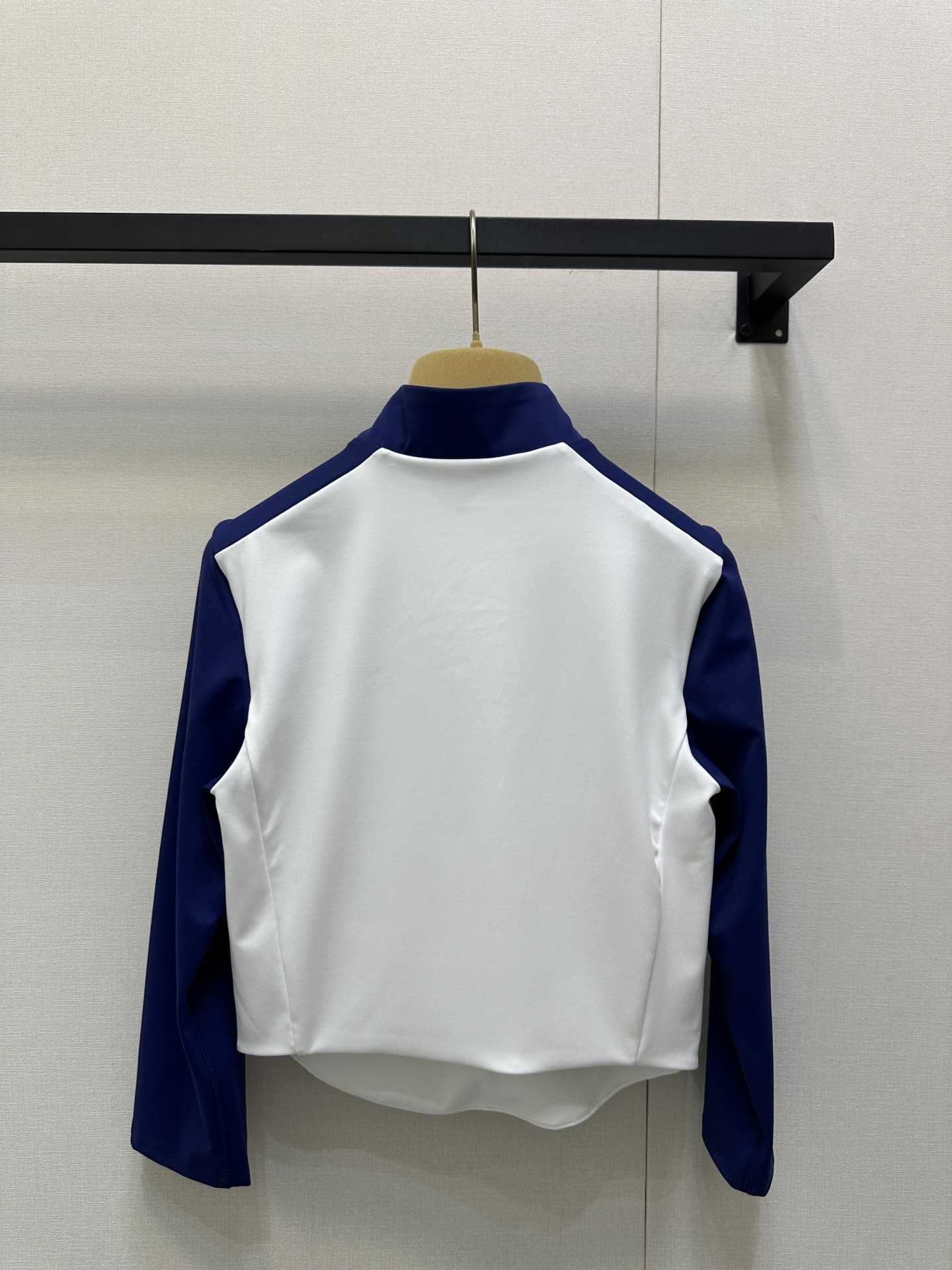 miumiu 미우미우 반 하프 집업 긴팔 상의 의류