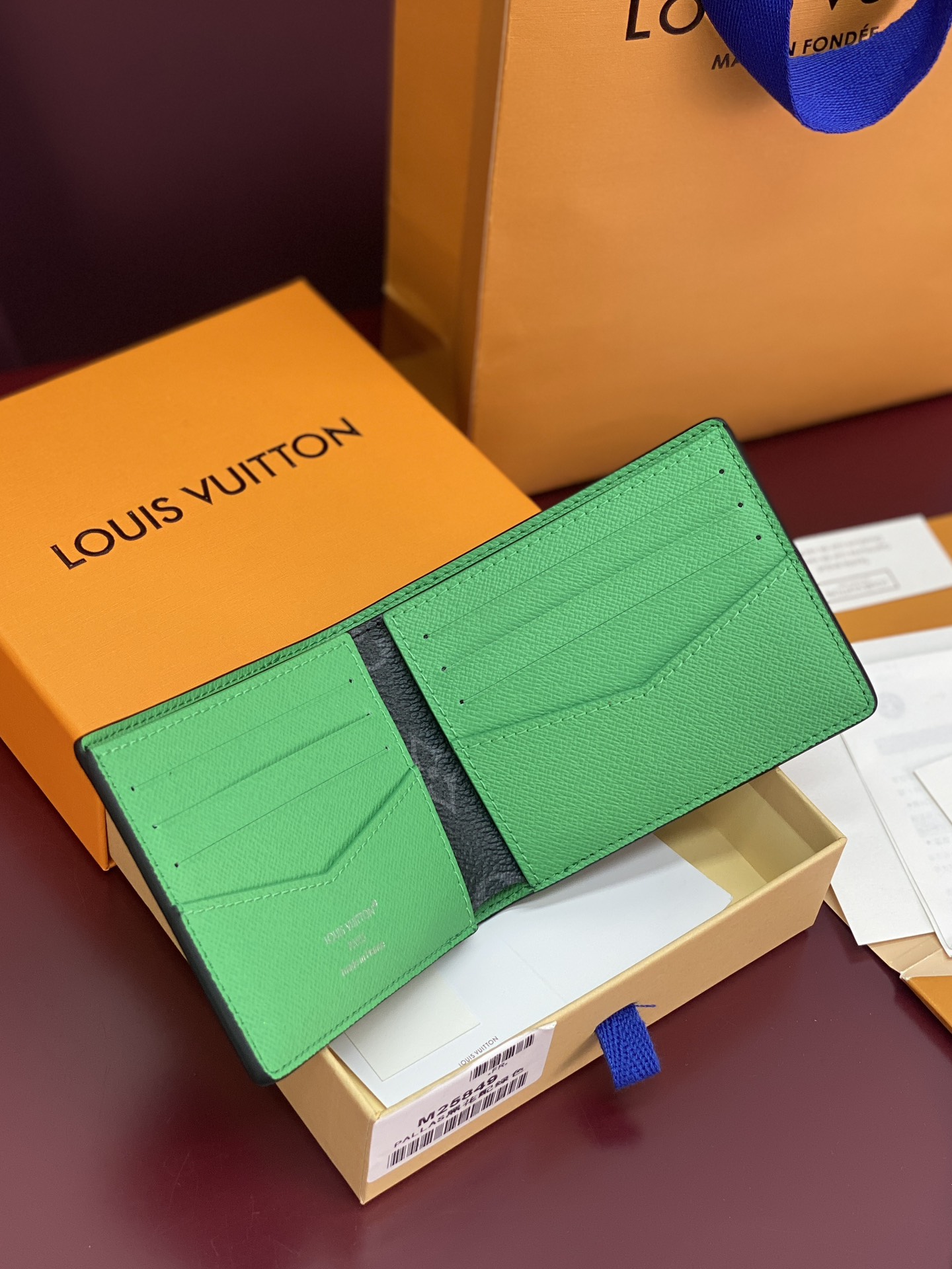 LV 루이비통 M25849 Multiple 지갑