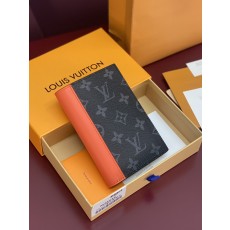 LV 루이비통 M25838 여권 커버 지갑