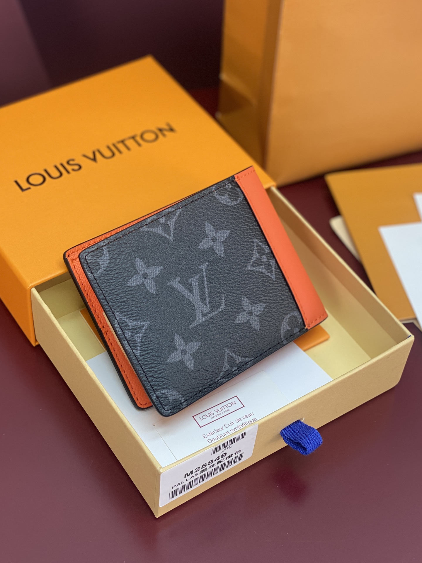 LV 루이비통 M25849 Multiple 지갑