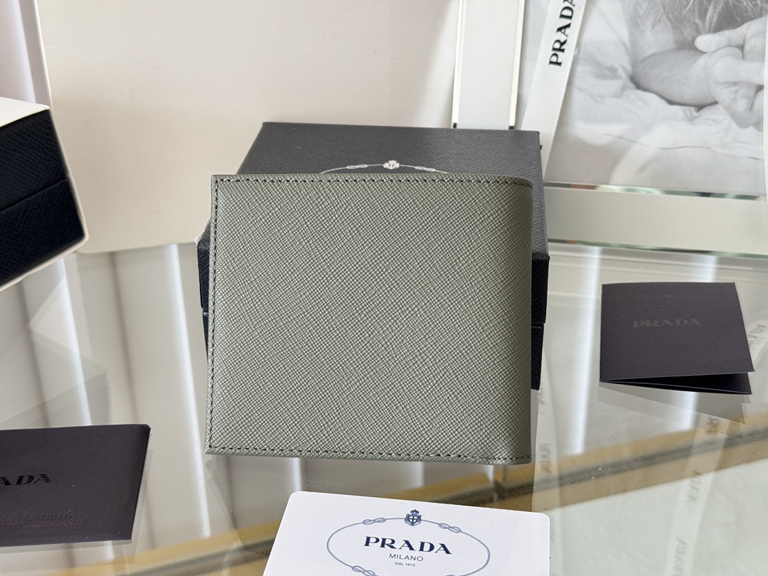 Prada 프라다 2M0513 남성 사피아노 가죽 반지갑 지갑
