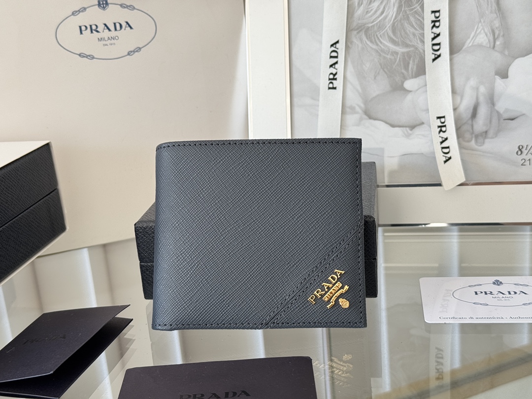 Prada 프라다 2M0513 남성 사피아노 가죽 반지갑 지갑