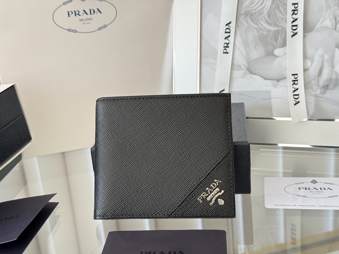 Prada 프라다 2M0513 남성 사피아노 가죽 반지갑 지갑
