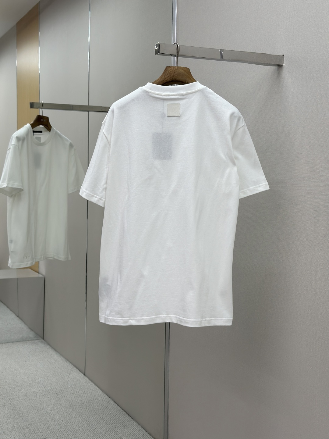 LOUIS VUITTON LV 루이비통 반팔 티셔츠 의류