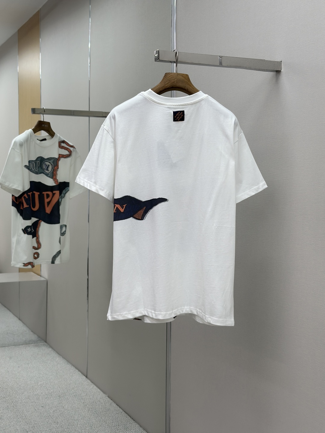 LV LOUIS VUITTON 루이비통 국기 프린트 반팔 티셔츠 의류