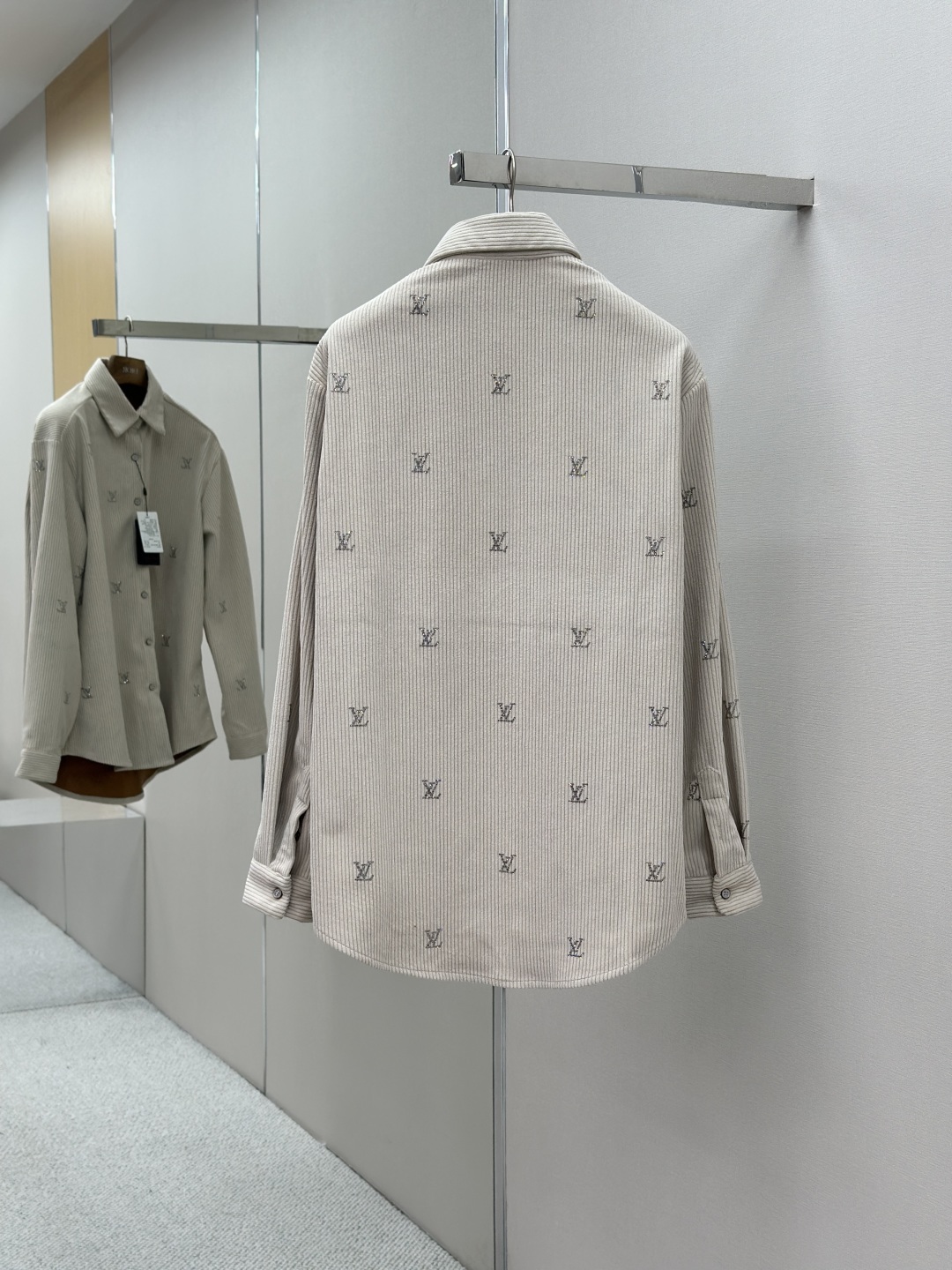 LV 루이비통 스트라이프 크리스탈 셔츠 의류