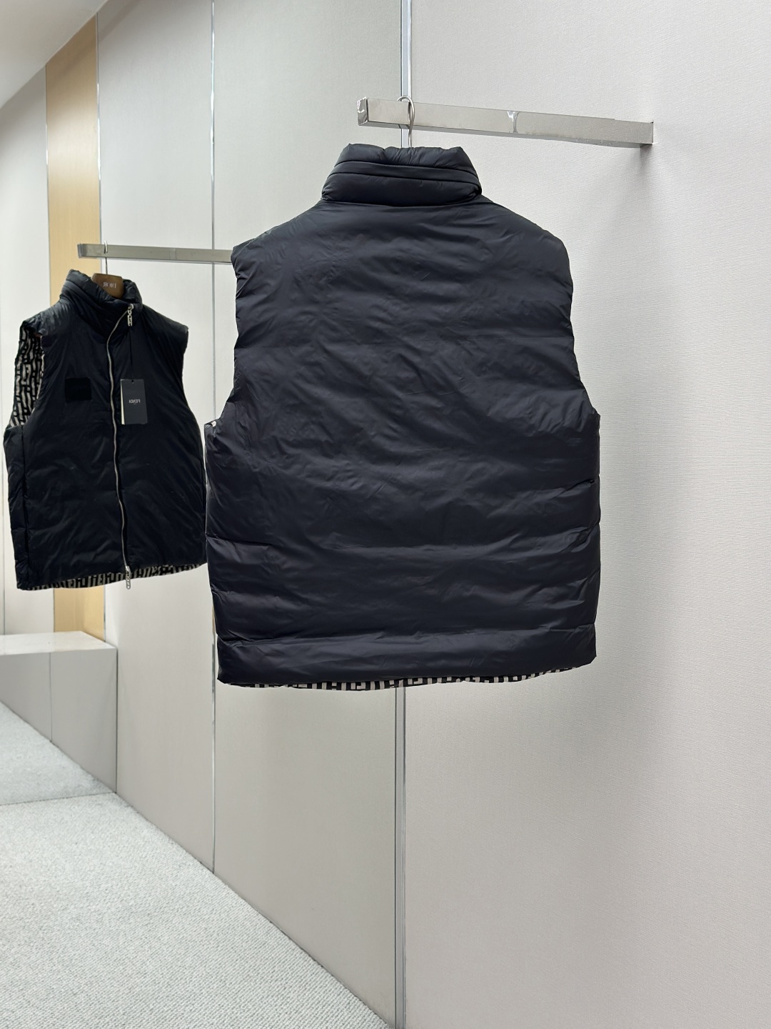 FENDI 펜디 리버서블 다운 베스트 패딩 조끼 의류