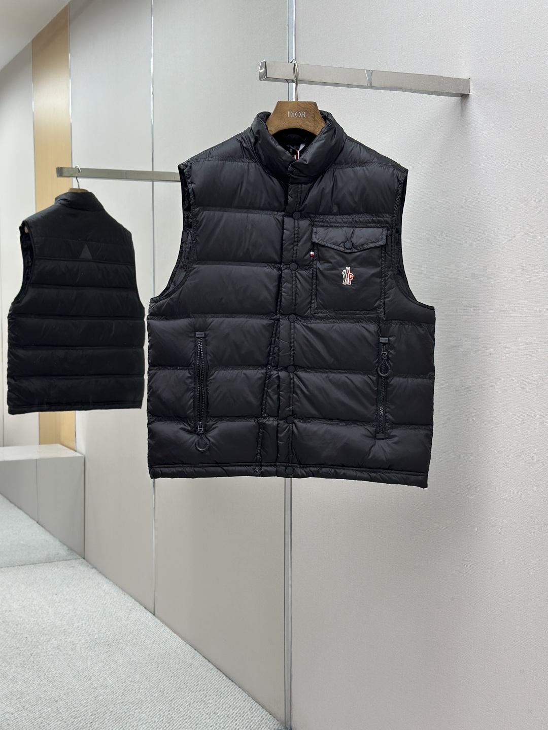 MONCLER 몽클레어 몽클레르 리플렉티브 로고 다운 베스트 패딩 조끼 의류