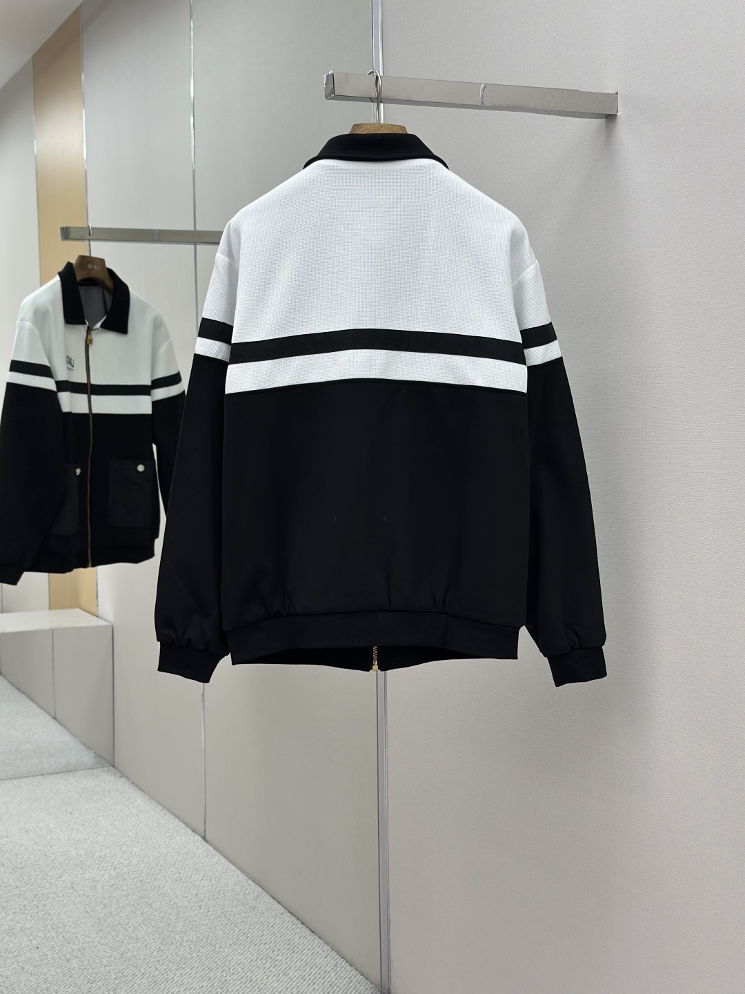 LOUIS VUITTON LV 루이비통 로고 자수 카라 배색 자켓 재킷 의류