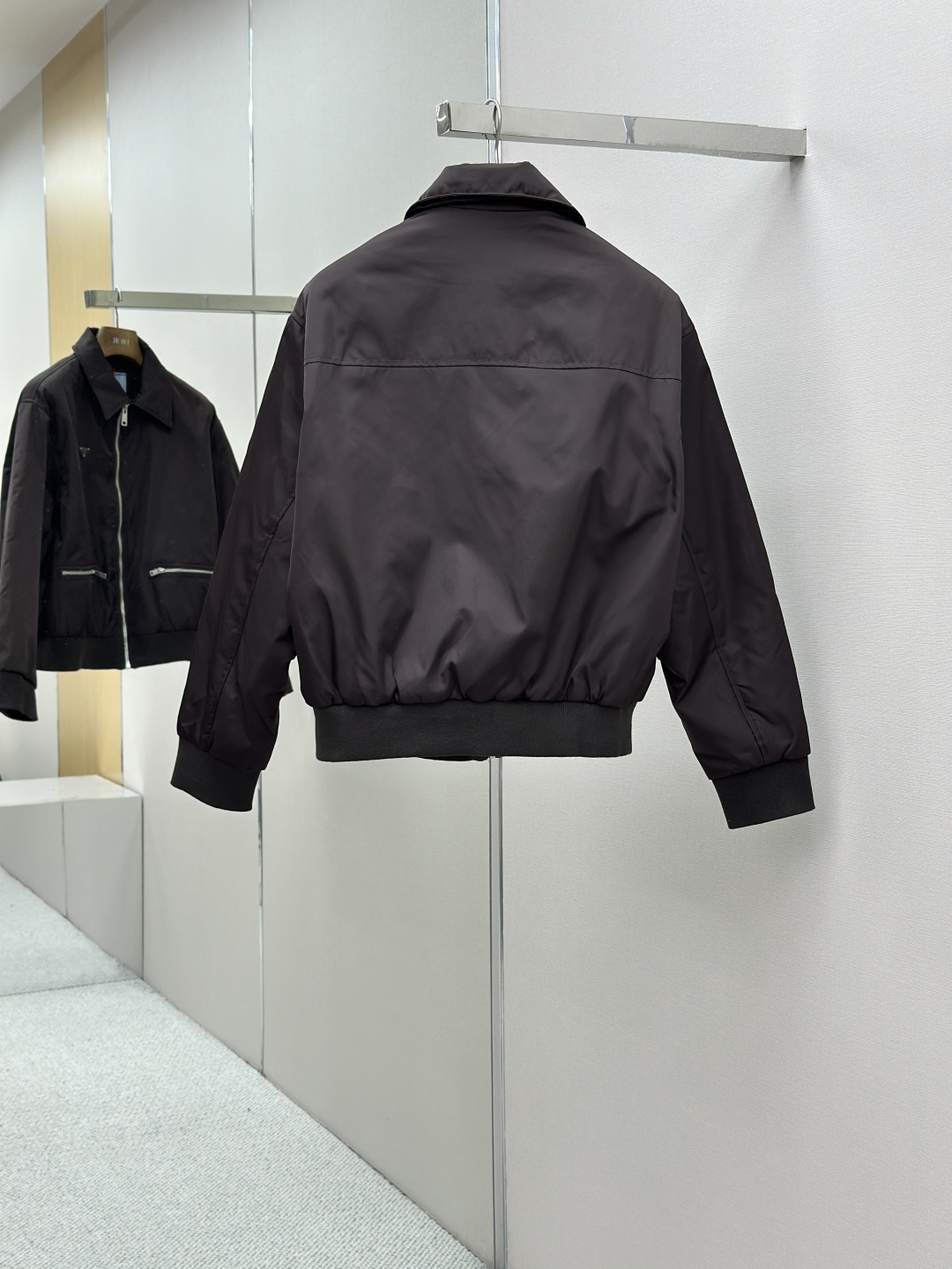 PRADA 프라다 삼각 로고 지퍼 포켓 자켓 재킷 의류