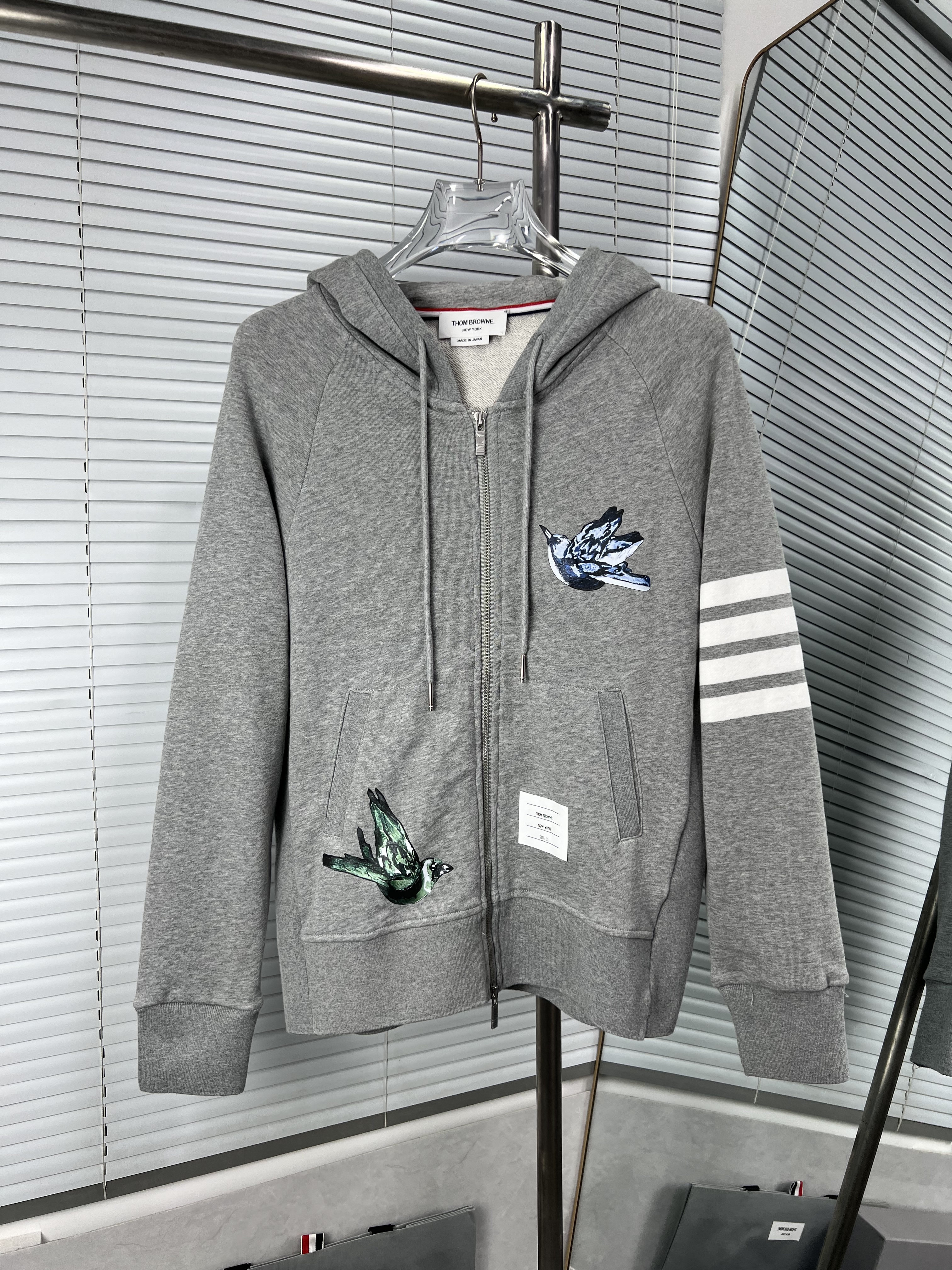 THOM BROWNE TB 톰브라운 자수 후드 집업 자켓 의류