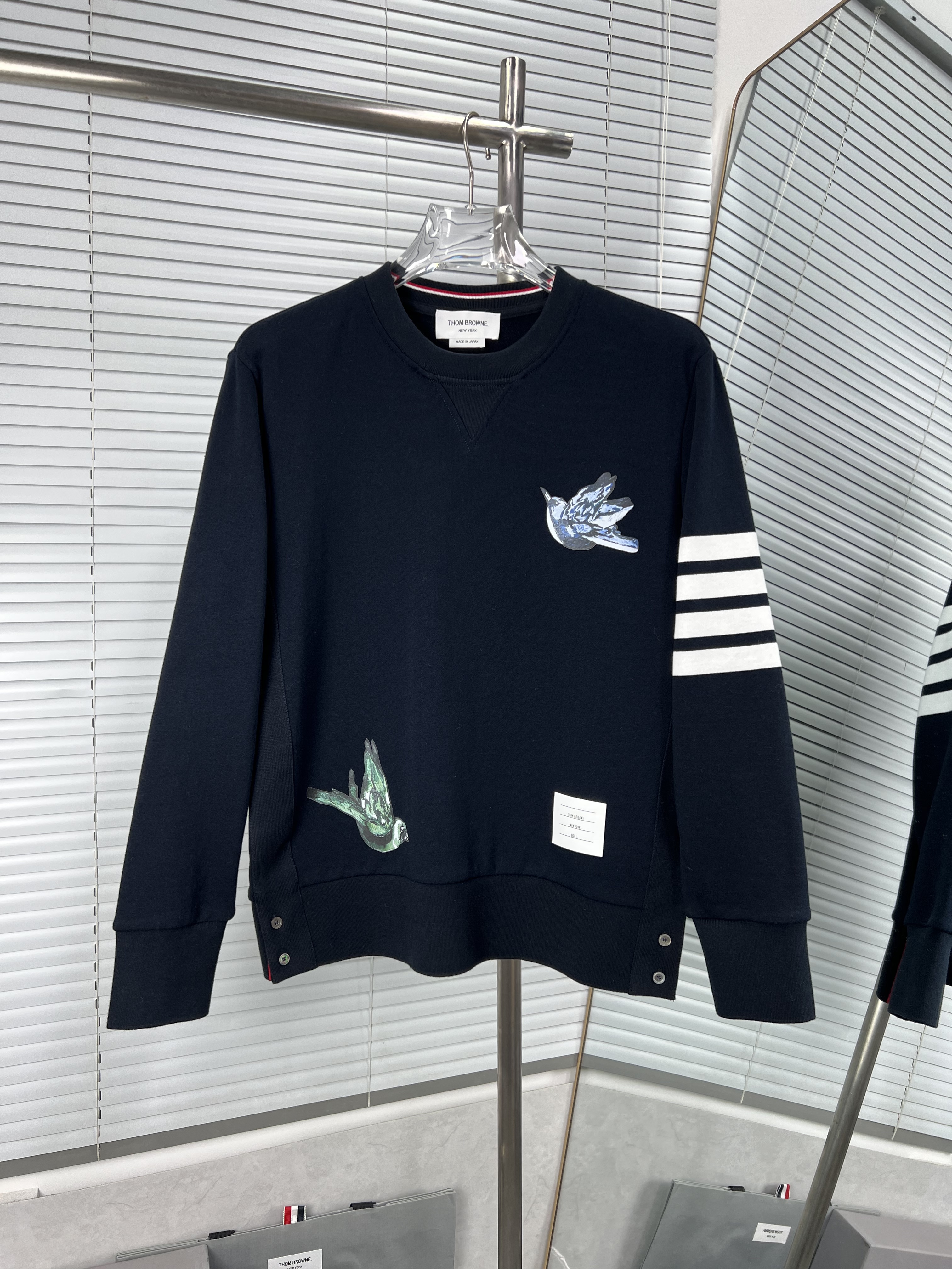 THOM BROWNE TB 자수 긴팔 맨투맨 티셔츠 의류