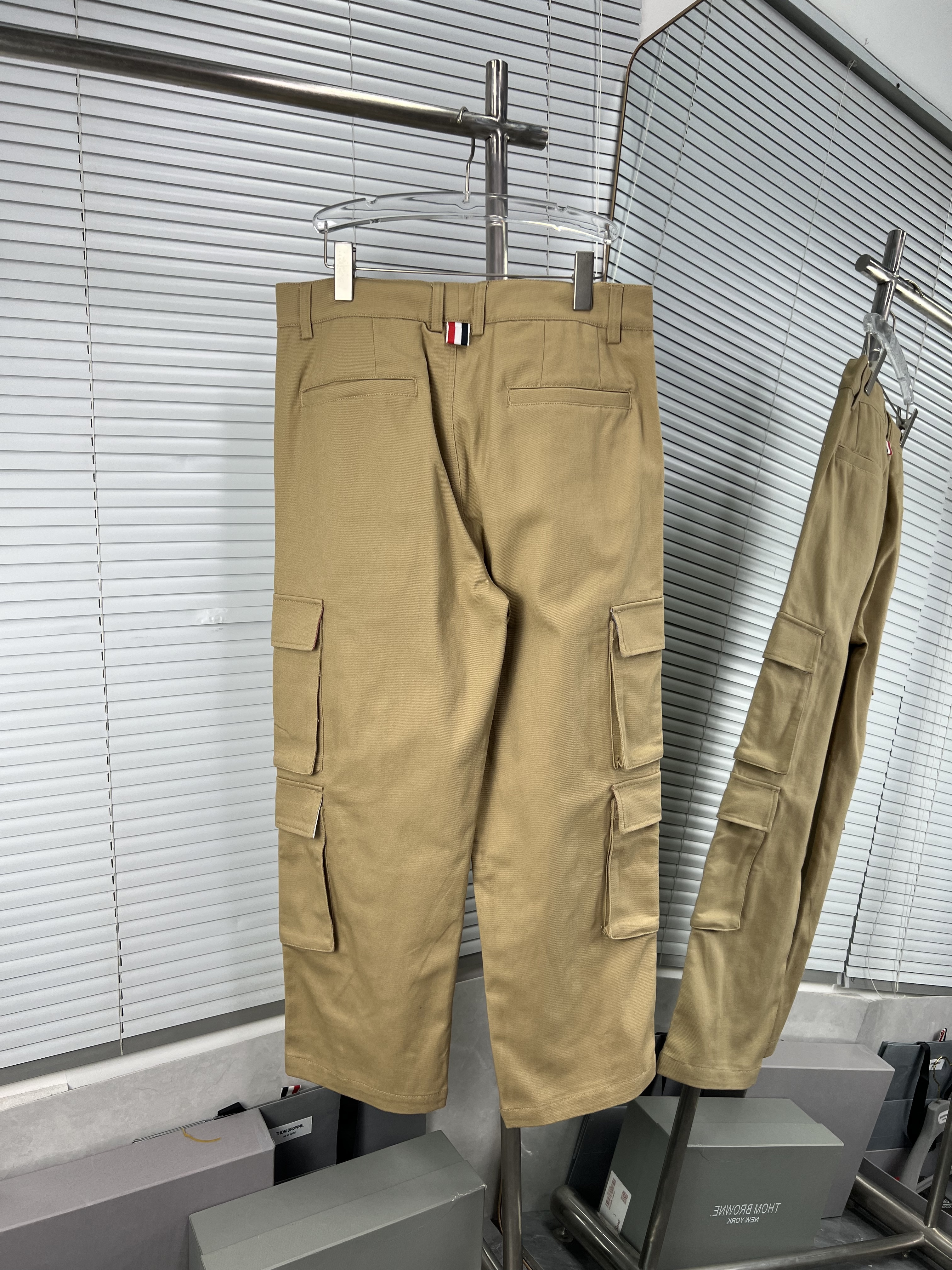 THOM BROWNE TB 톰브라운 워시드 코튼 카고 팬츠 바지 의류